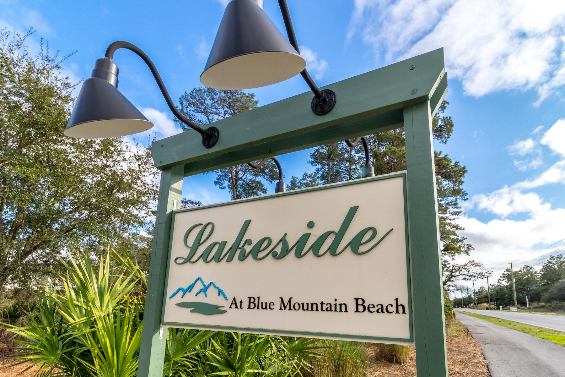 LAKESIDE AT BLUE MOUNTAIN BEACH - Residential