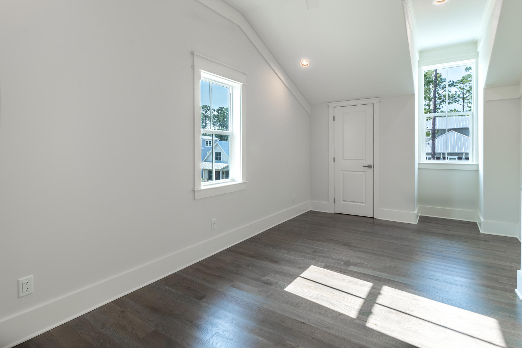 LAKESIDE AT BLUE MOUNTAIN BEACH - Residential