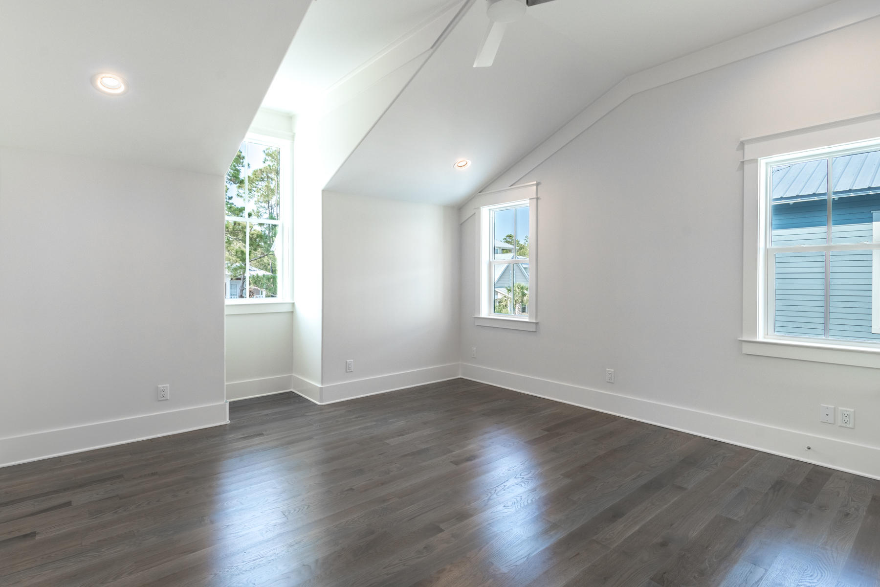 LAKESIDE AT BLUE MOUNTAIN BEACH - Residential