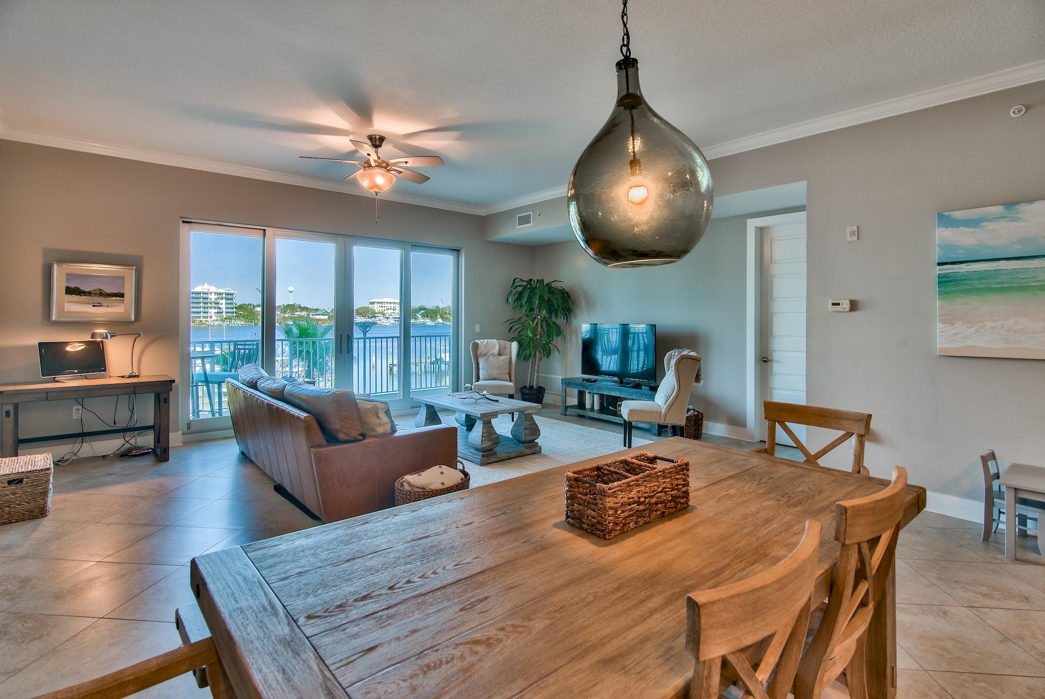 HARBOR LIGHTS - Residential