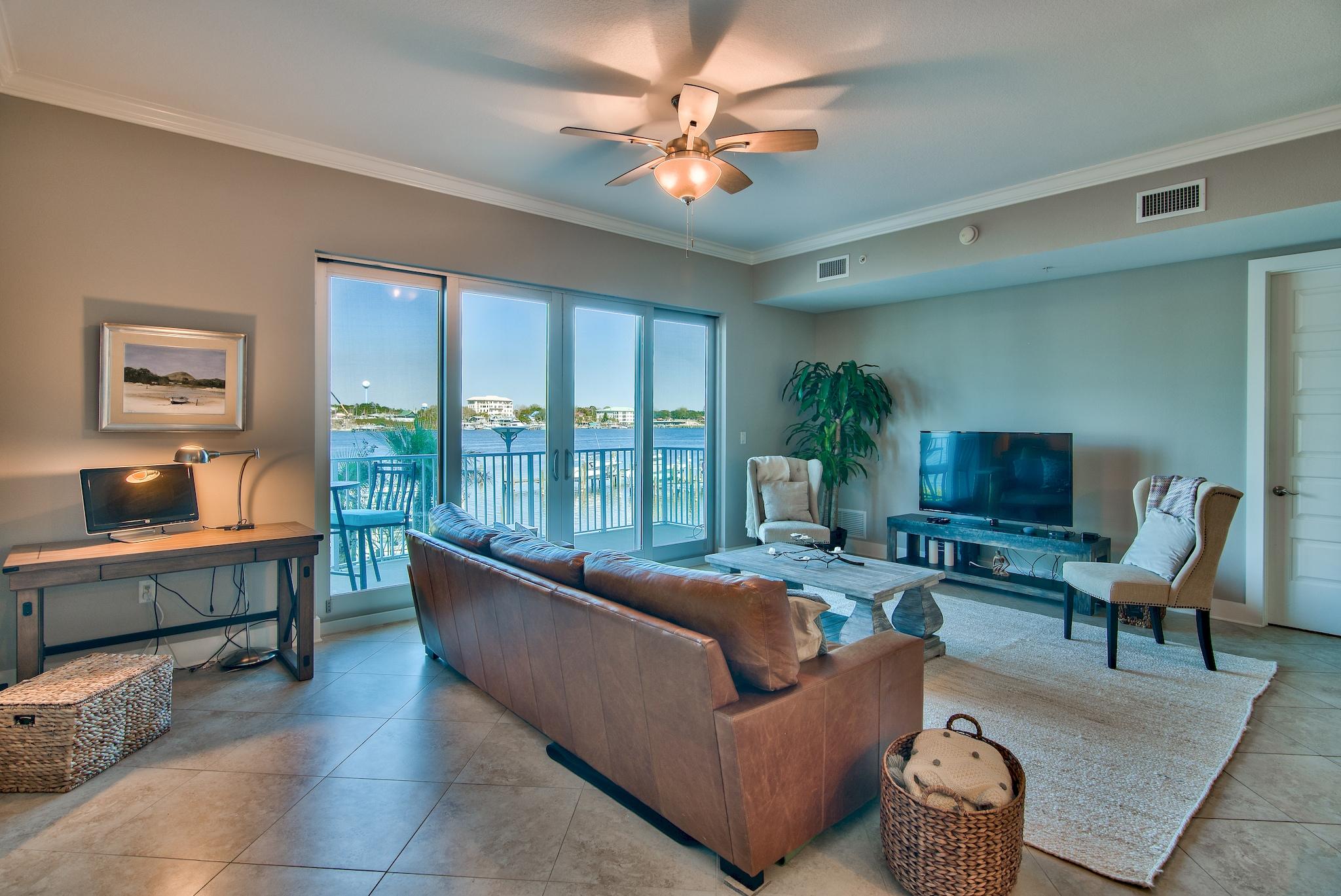 HARBOR LIGHTS - Residential