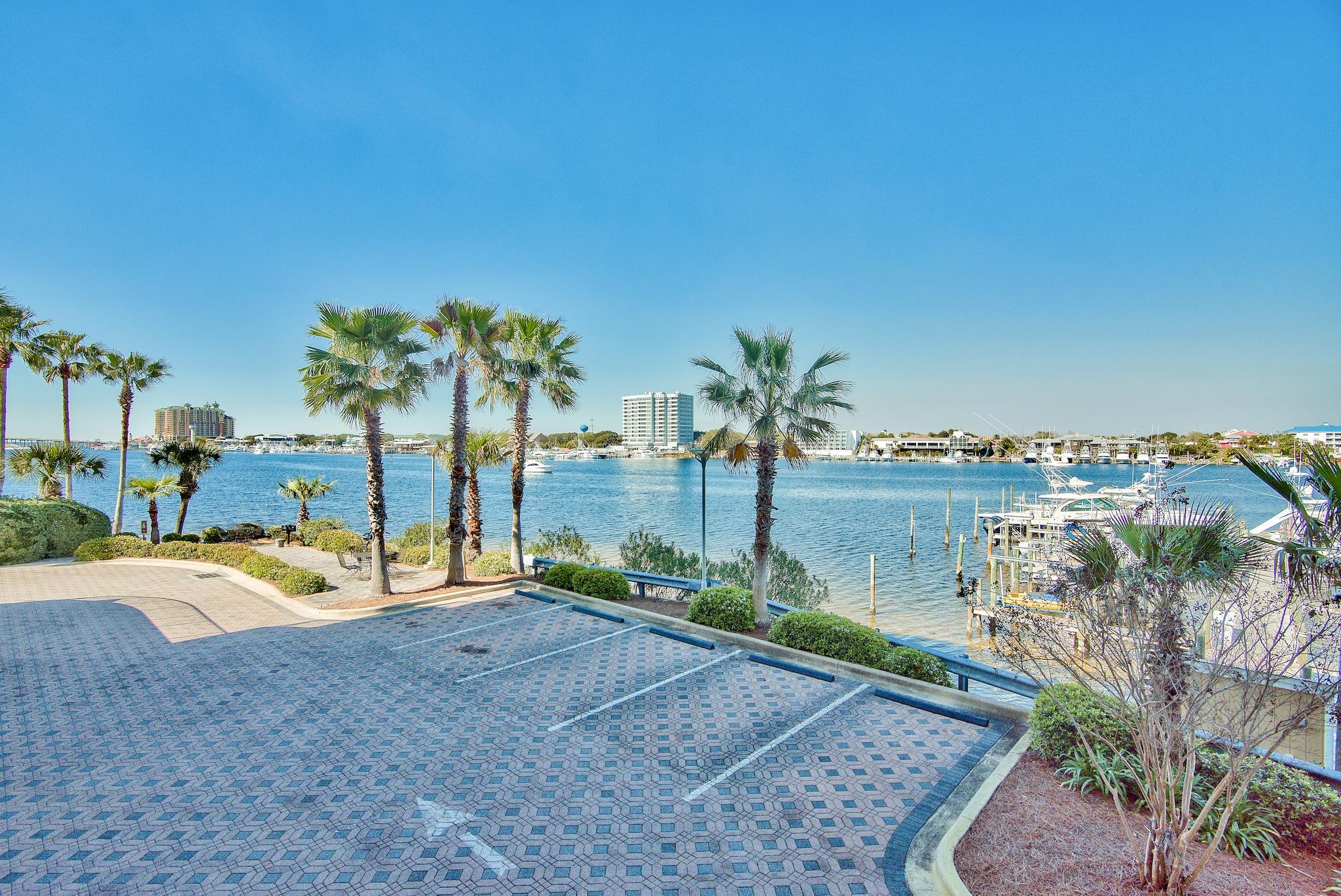 HARBOR LIGHTS - Residential