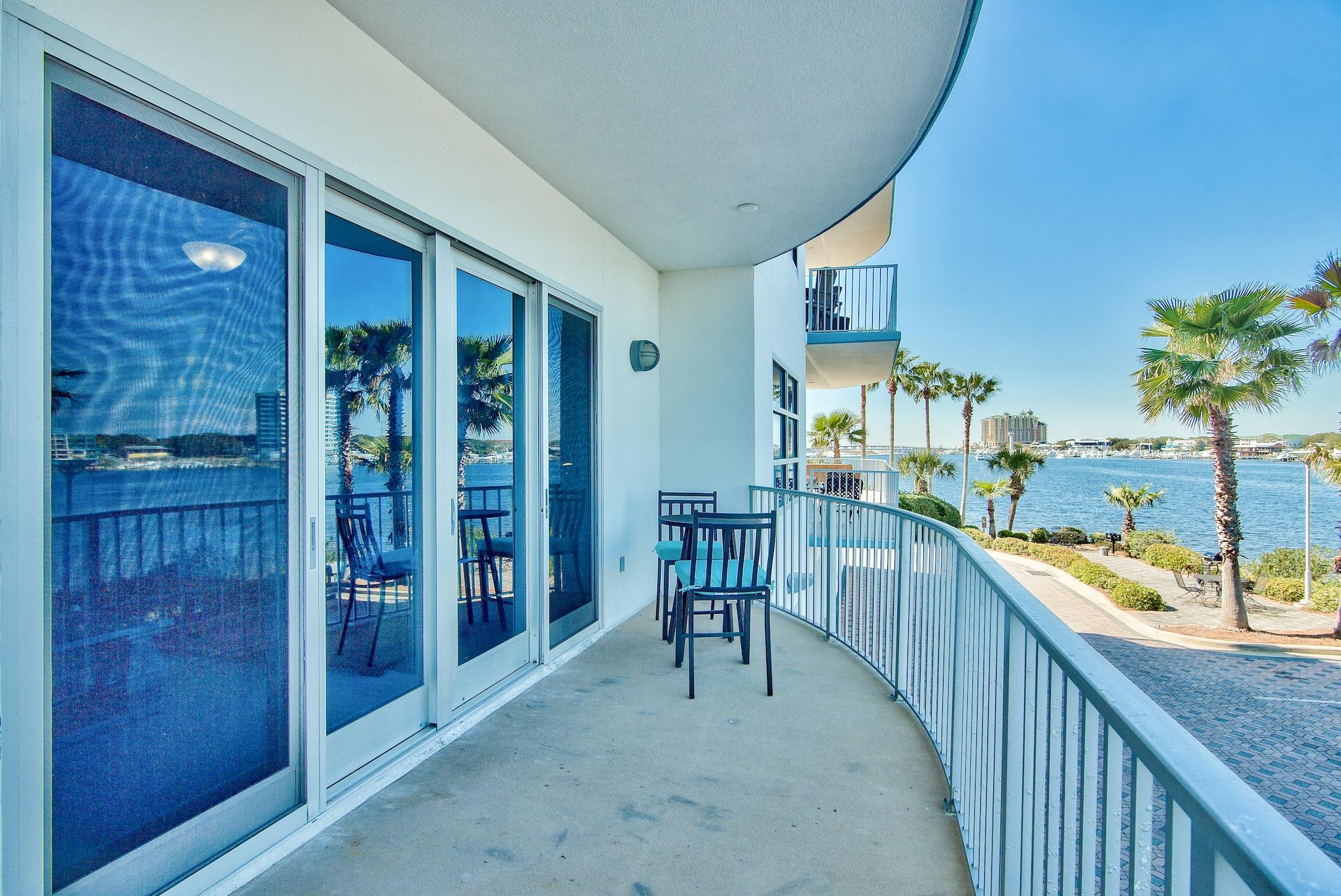 HARBOR LIGHTS - Residential