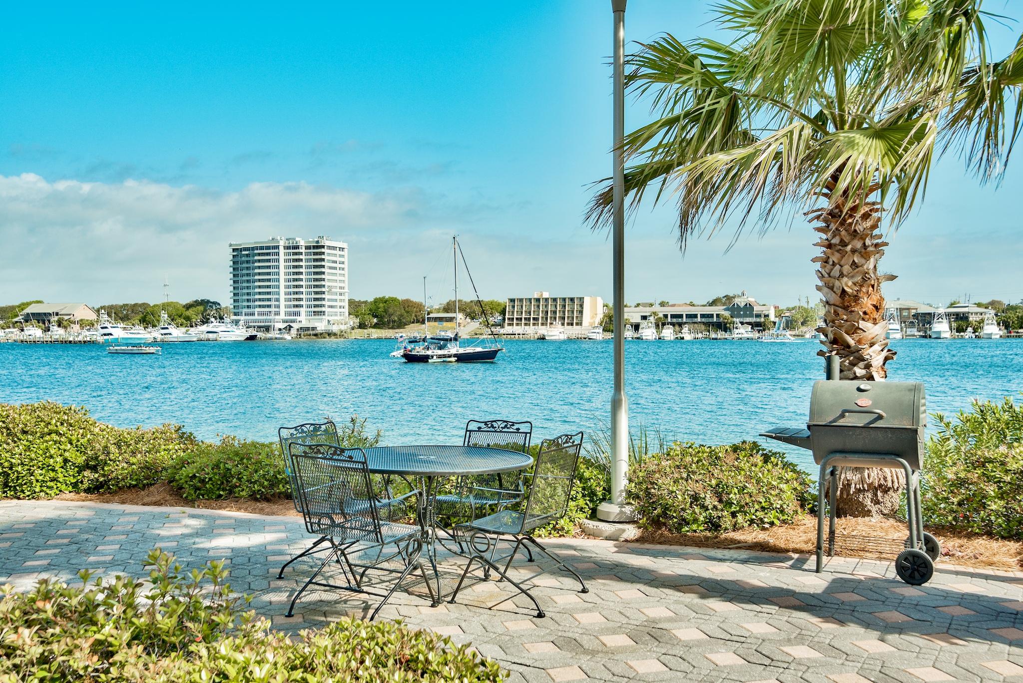 HARBOR LIGHTS - Residential