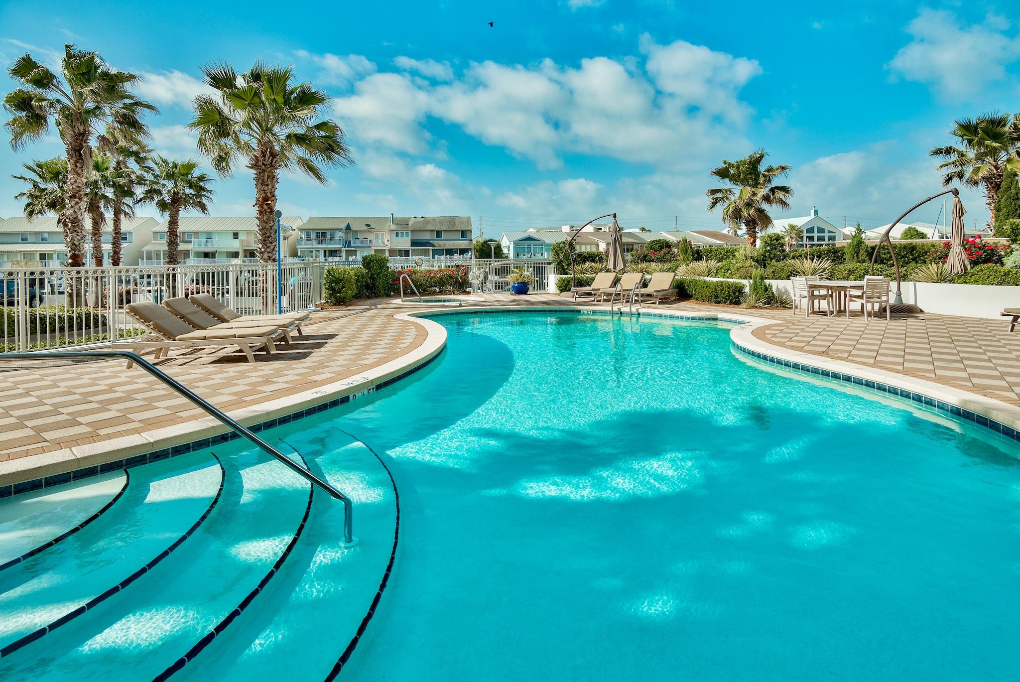 HARBOR LIGHTS - Residential