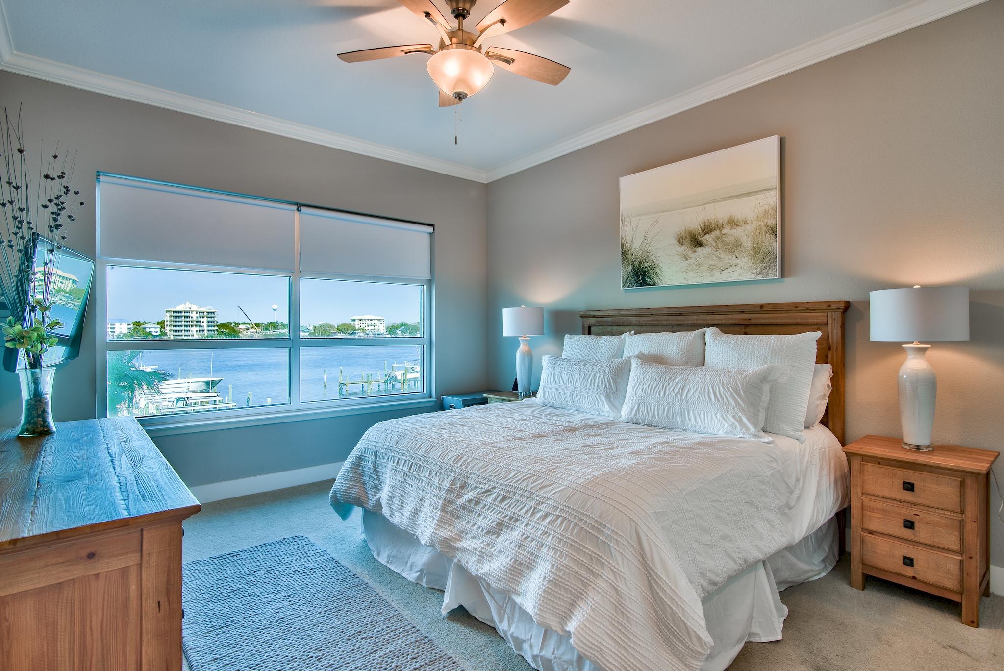 HARBOR LIGHTS - Residential