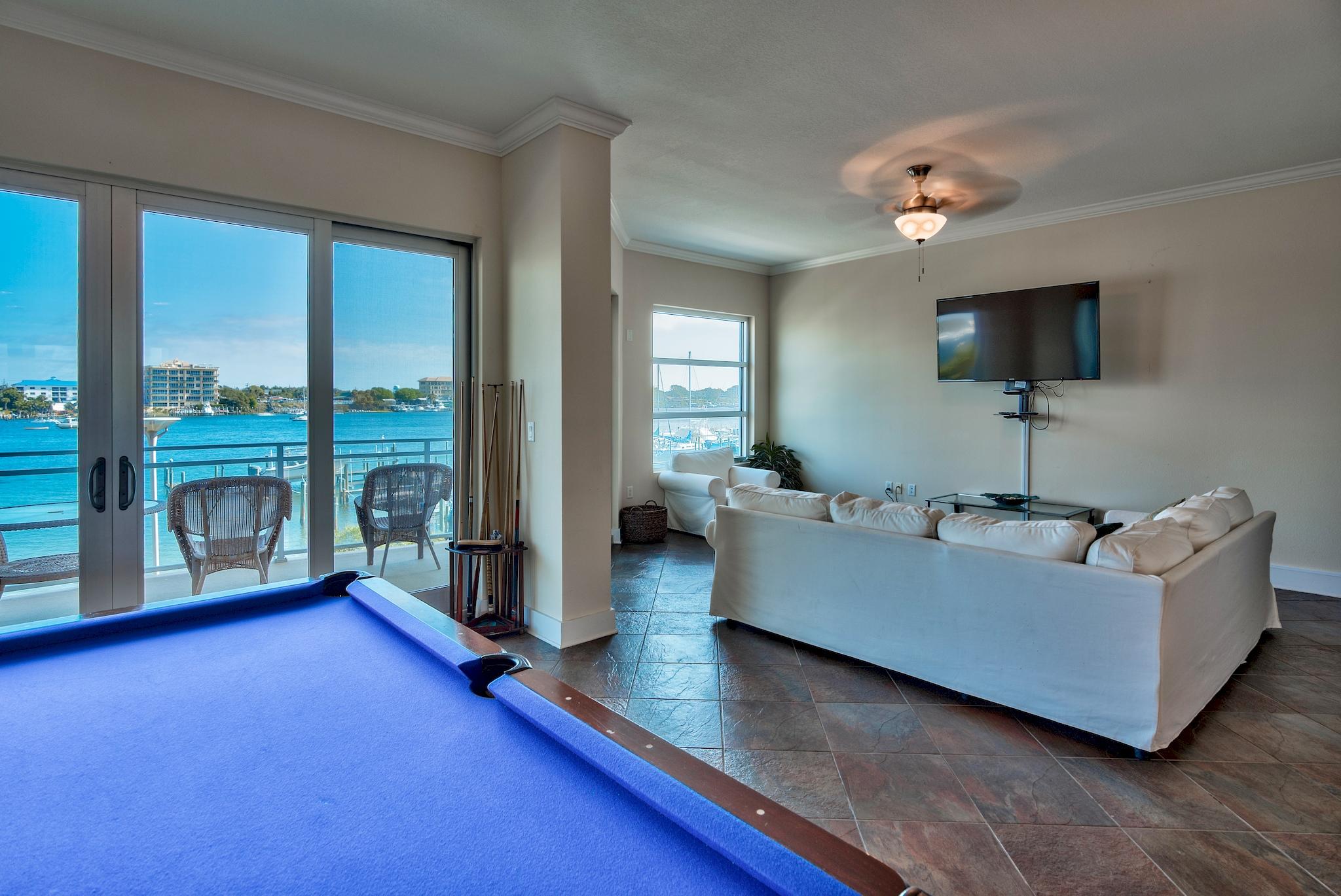 HARBOR LIGHTS - Residential