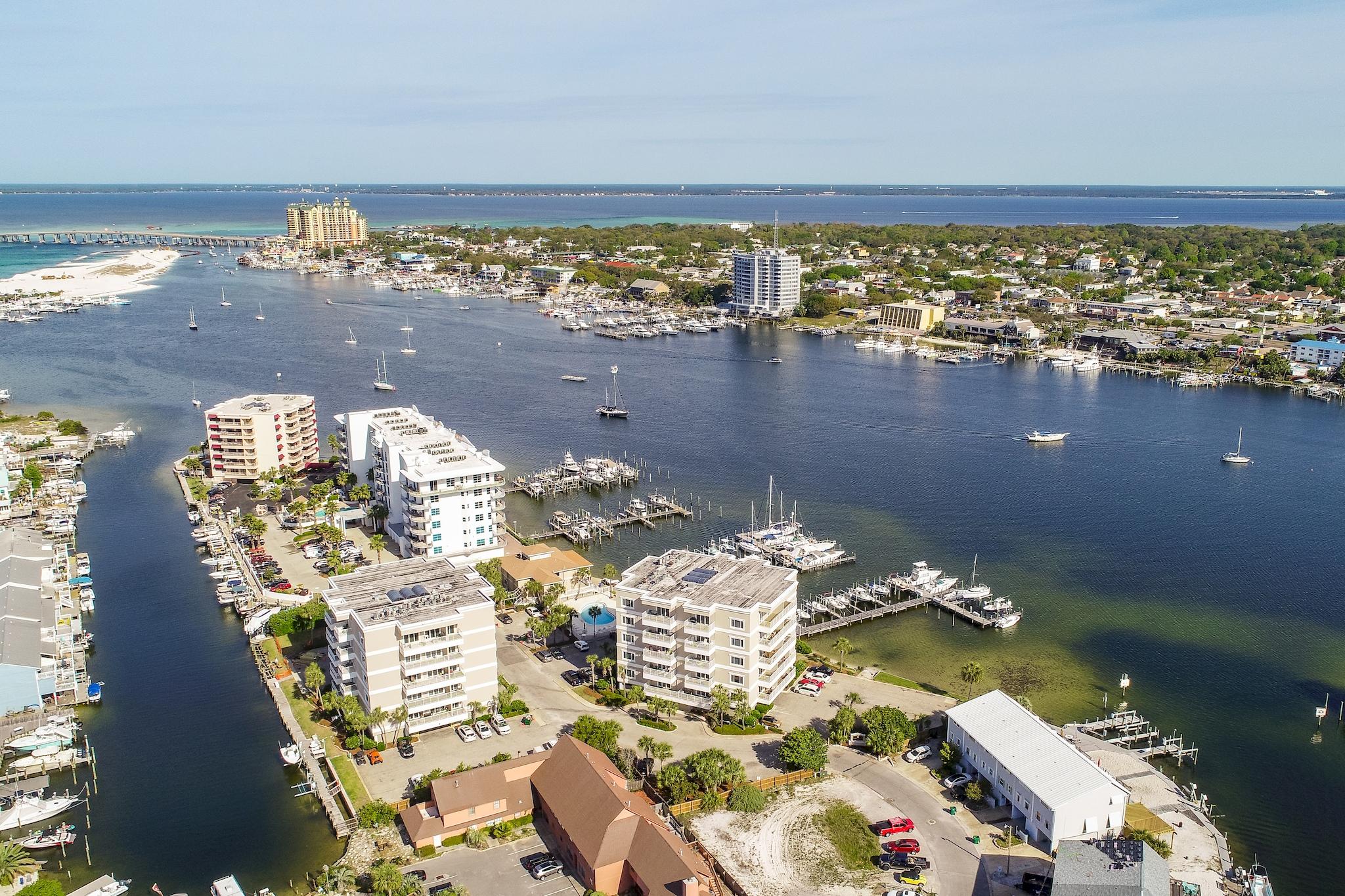 HARBOR LIGHTS - Residential