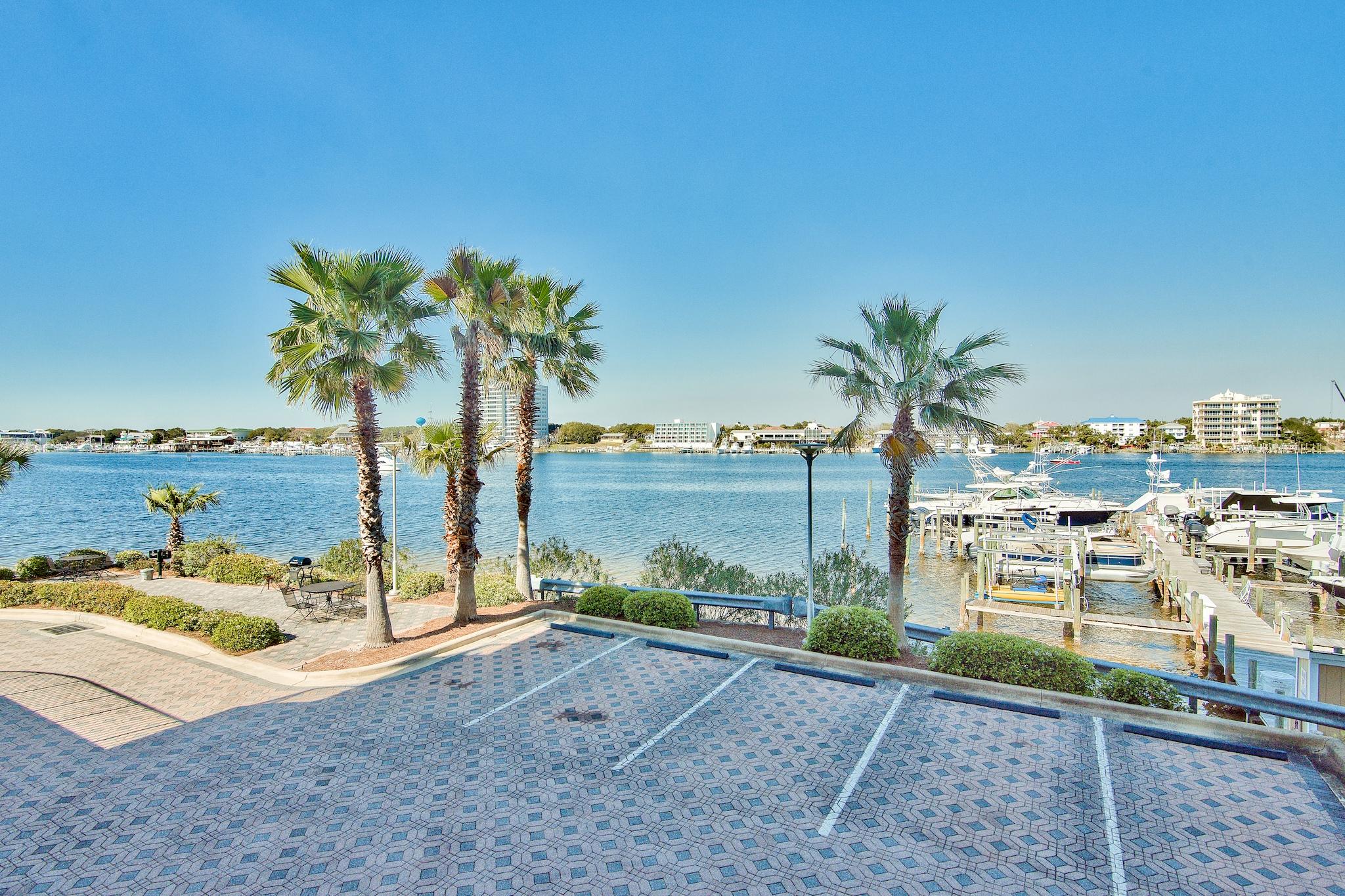 HARBOR LIGHTS - Residential