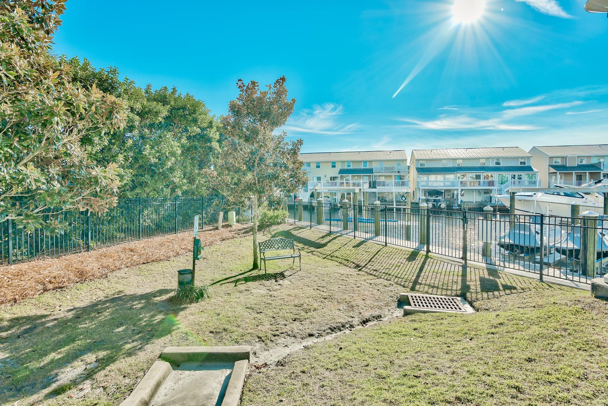 HARBOR LIGHTS - Residential