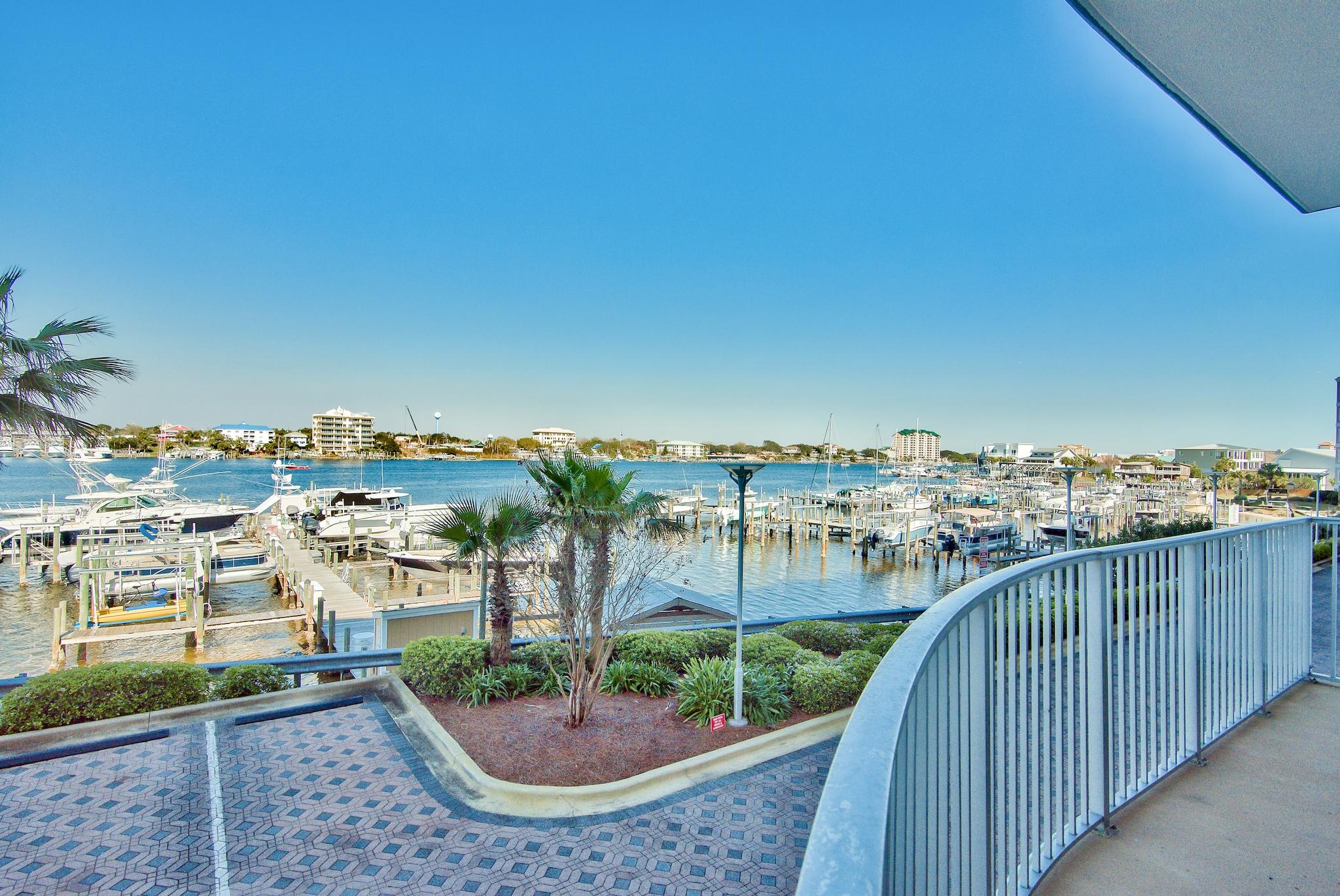 HARBOR LIGHTS - Residential