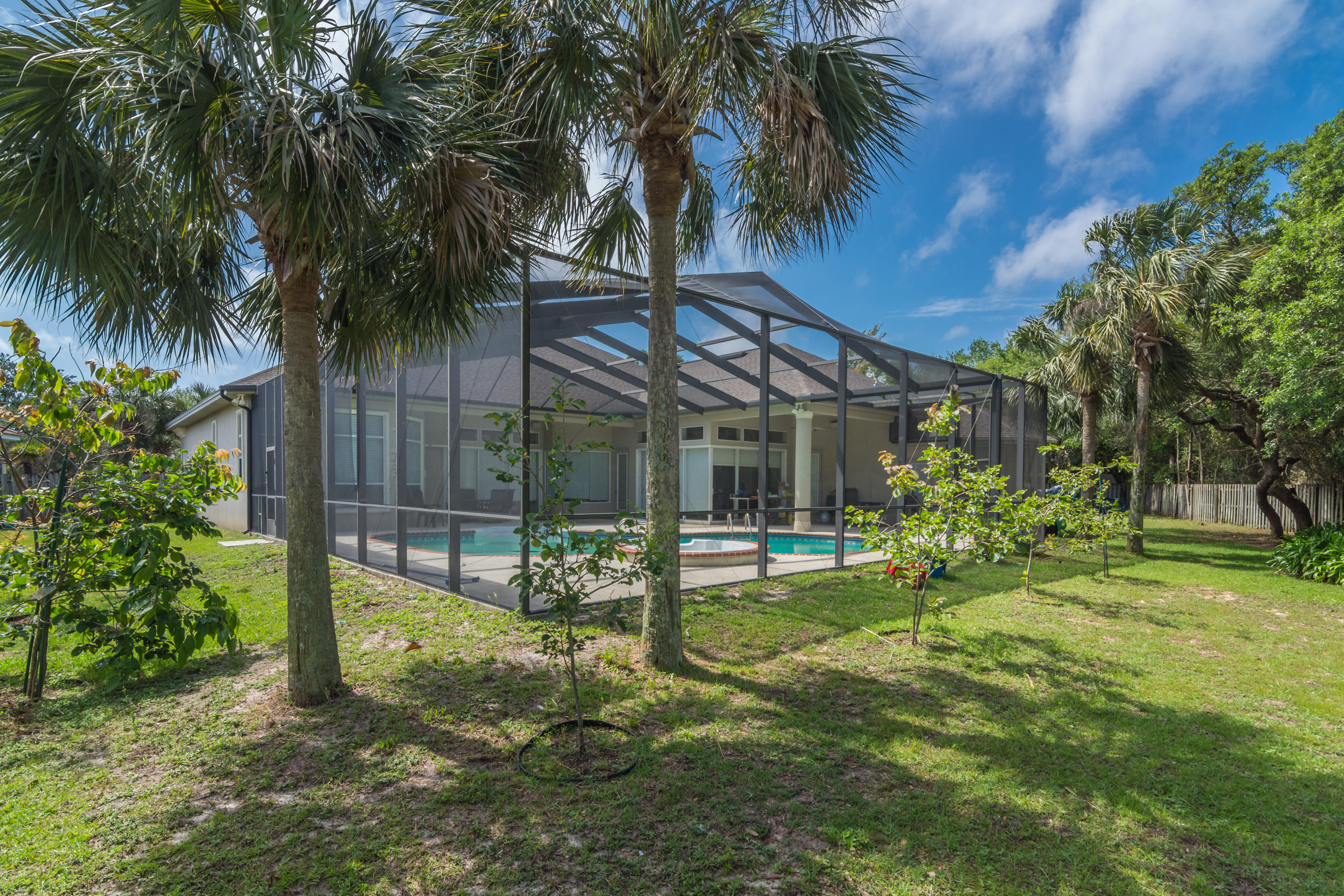 GRAND POINTE - Residential