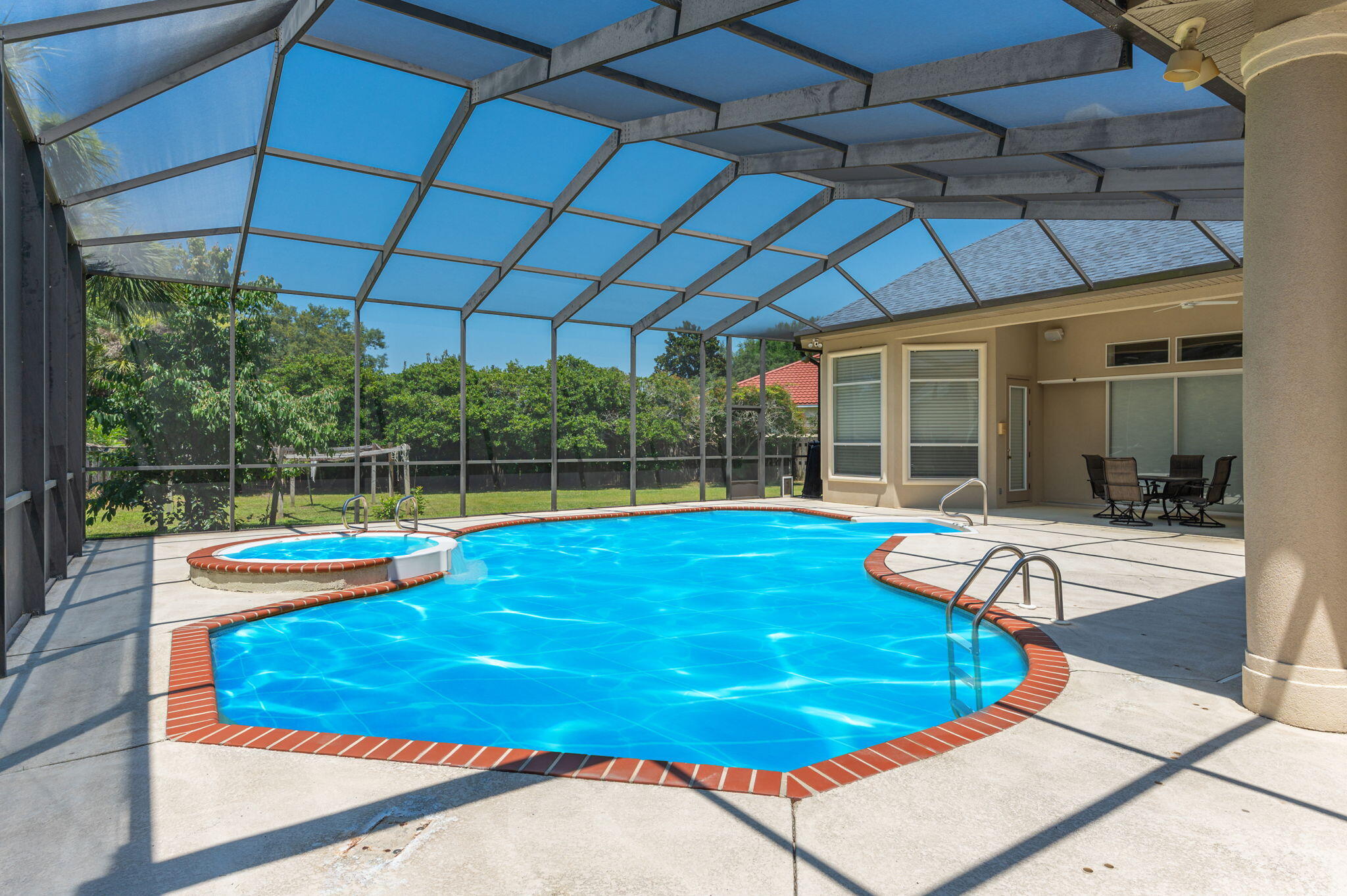 GRAND POINTE - Residential