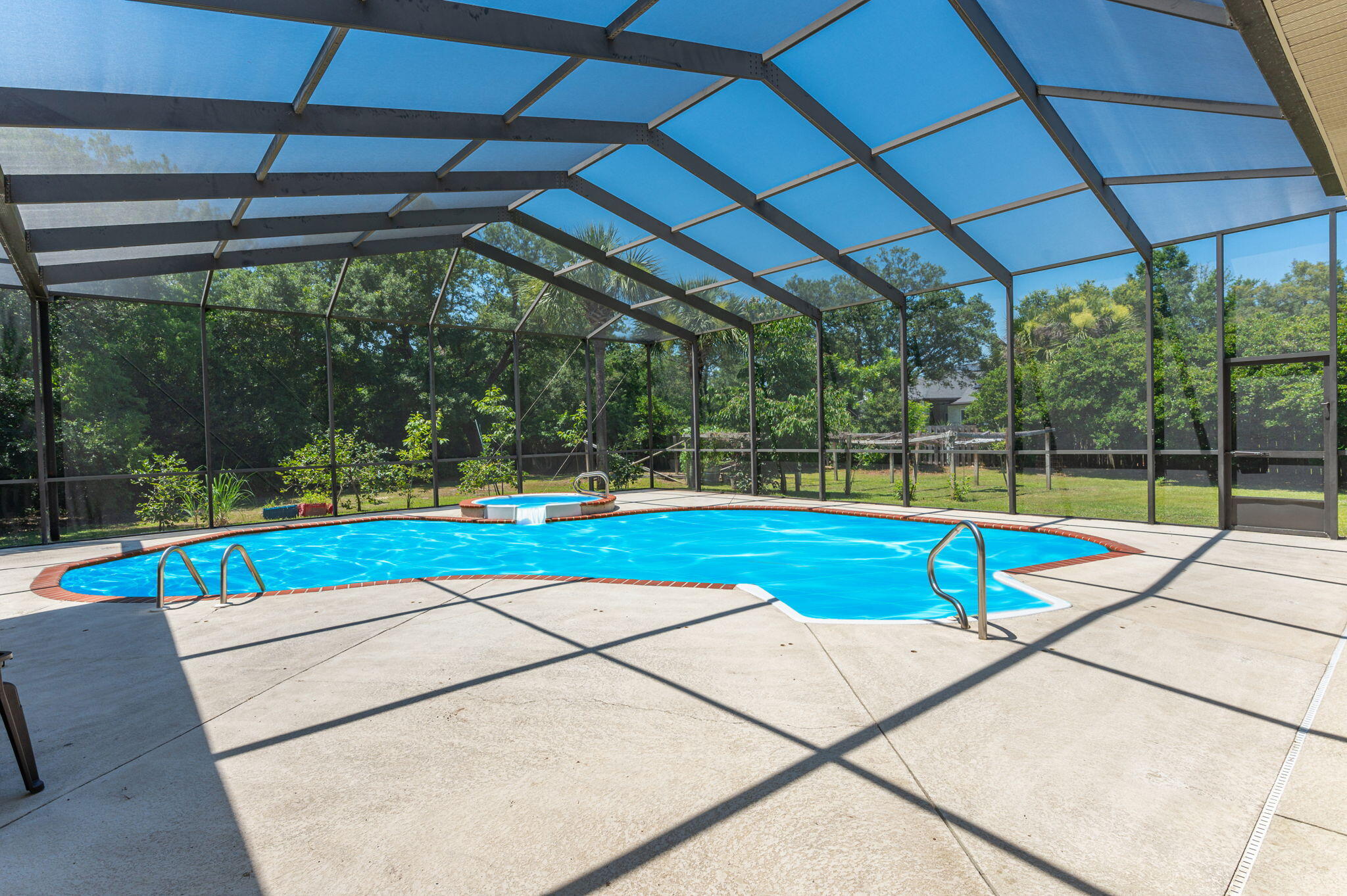 GRAND POINTE - Residential