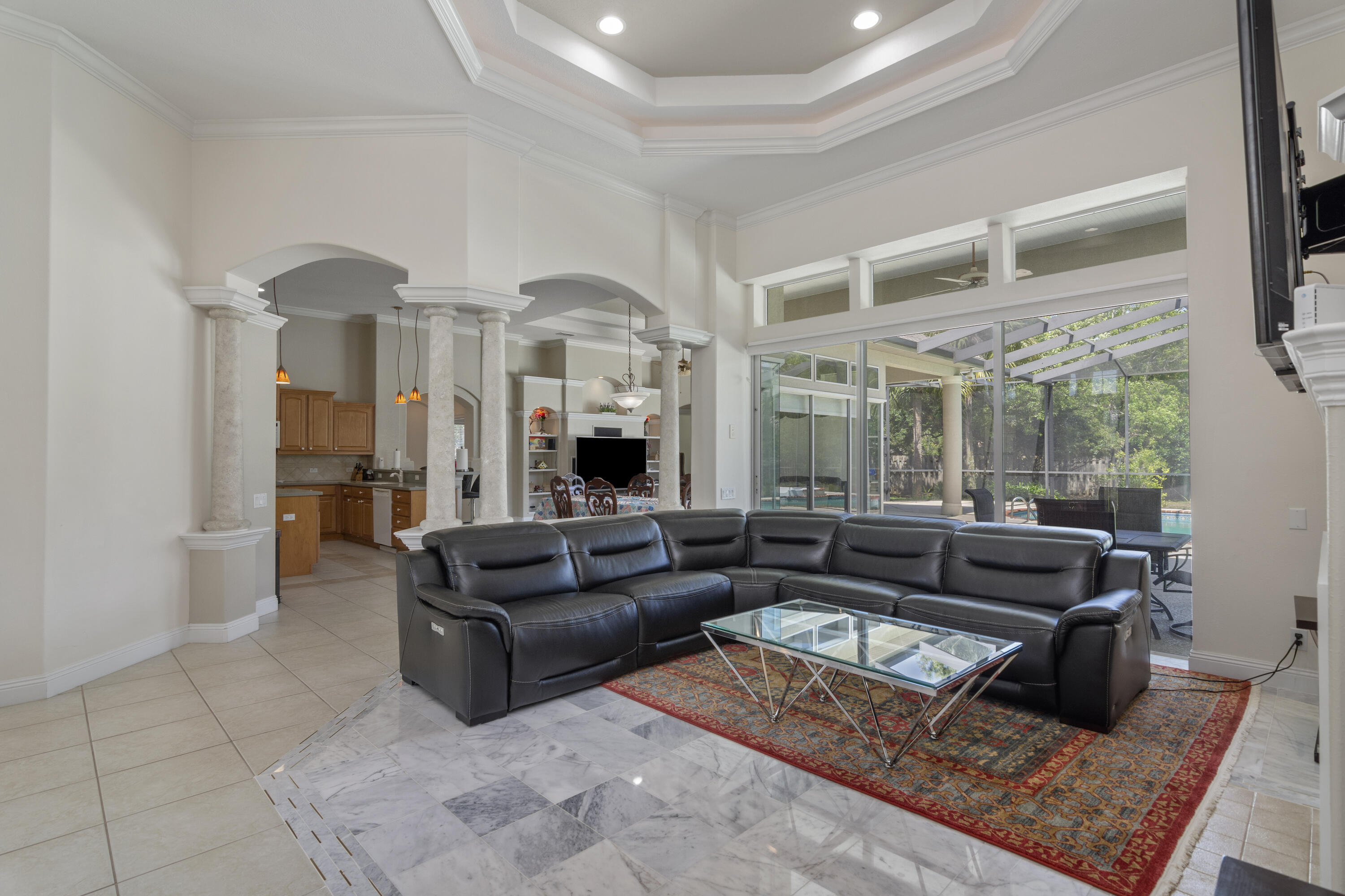 GRAND POINTE - Residential