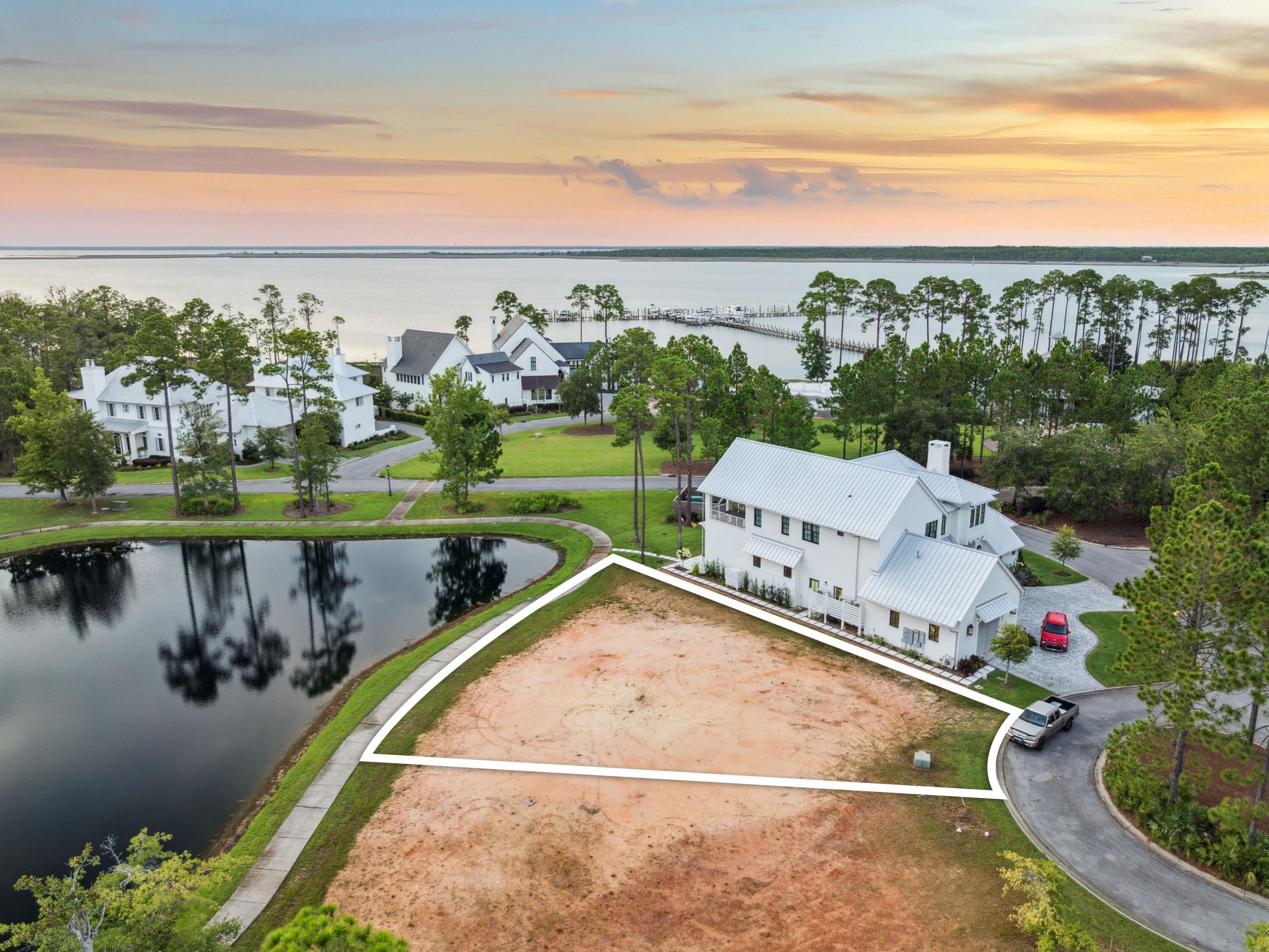 CHURCHILL OAKS - Land