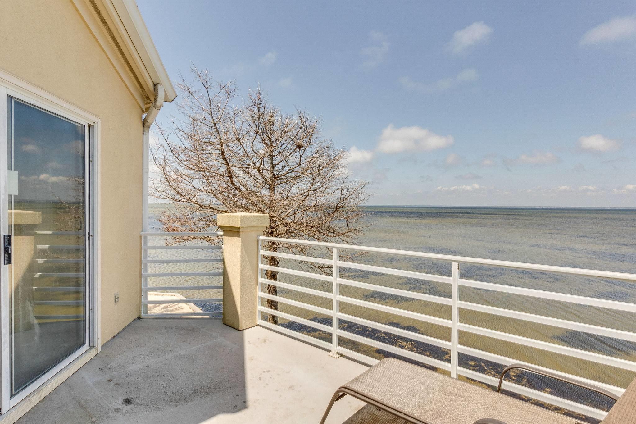 NORTH SHORE T/H - Residential