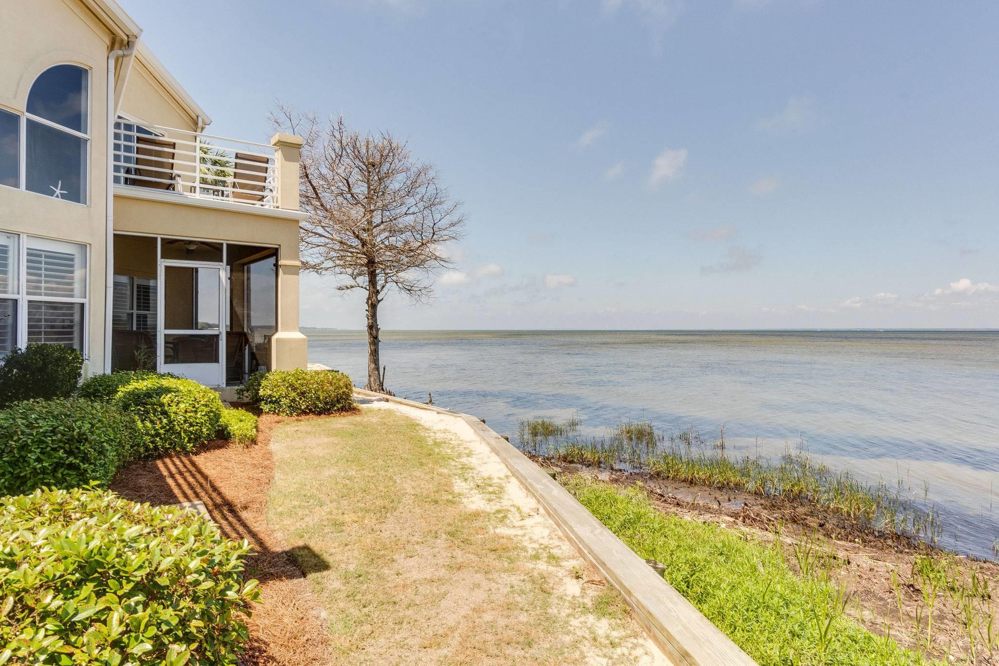 NORTH SHORE T/H - Residential