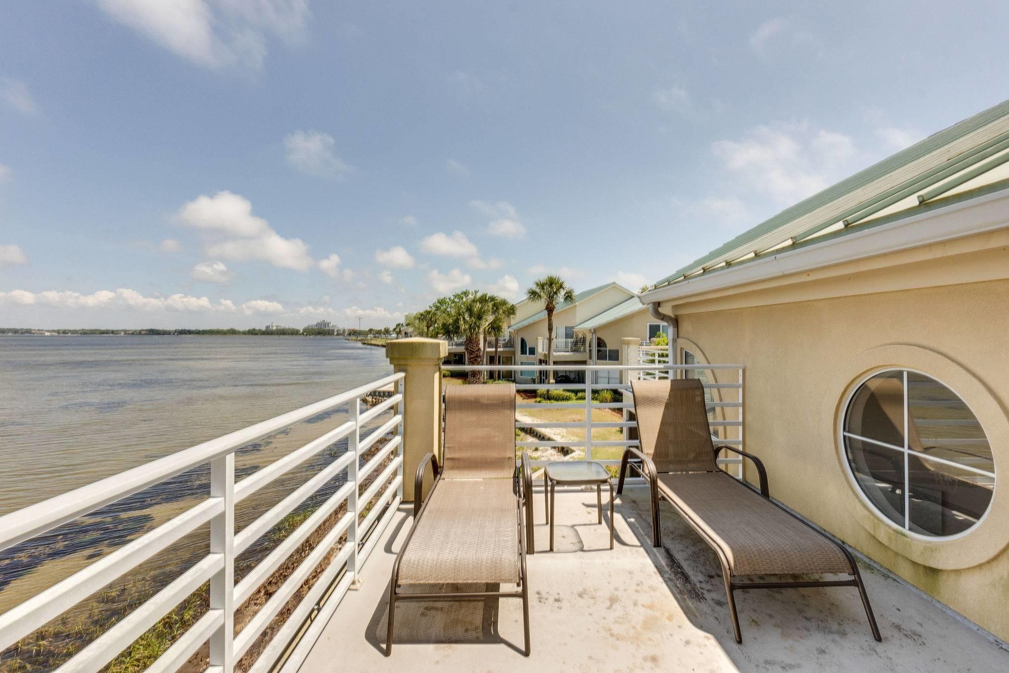 NORTH SHORE T/H - Residential