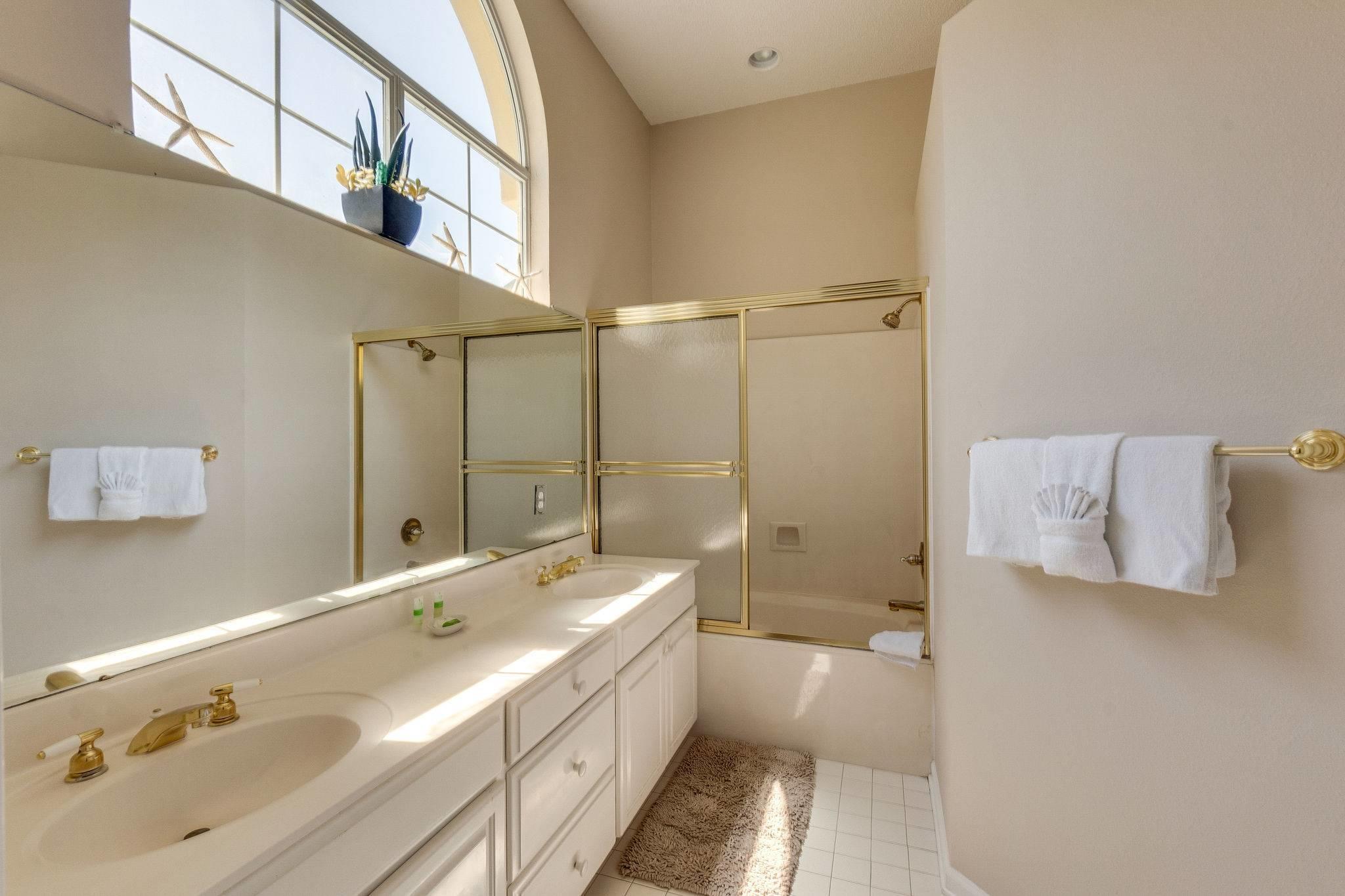 NORTH SHORE T/H - Residential