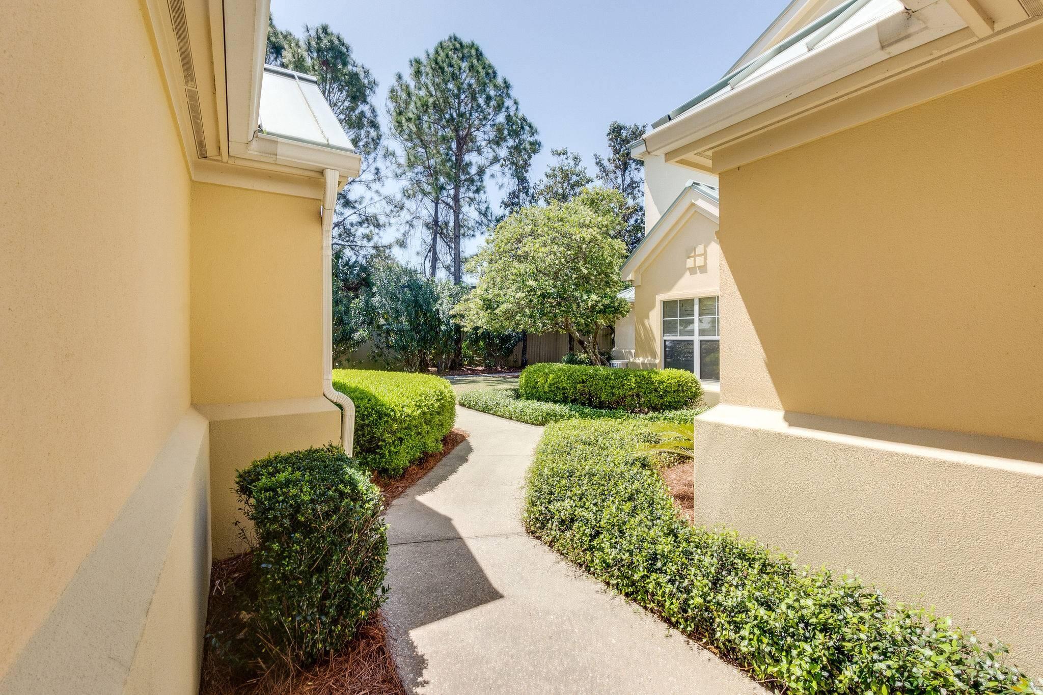 NORTH SHORE T/H - Residential