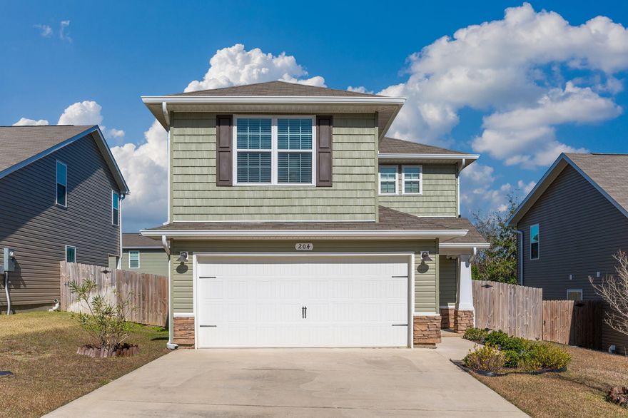 This is it!  Beautifully maintained 2 story home in Stillwell Estates.  3 bedrooms, 2.5 baths, 2 car garage, immaculately kept and ready for her new owners.  Open floor plan with spacious bedrooms is ideal for families.  Fenced back yard perfect for outdoor living.  Come fall in love!