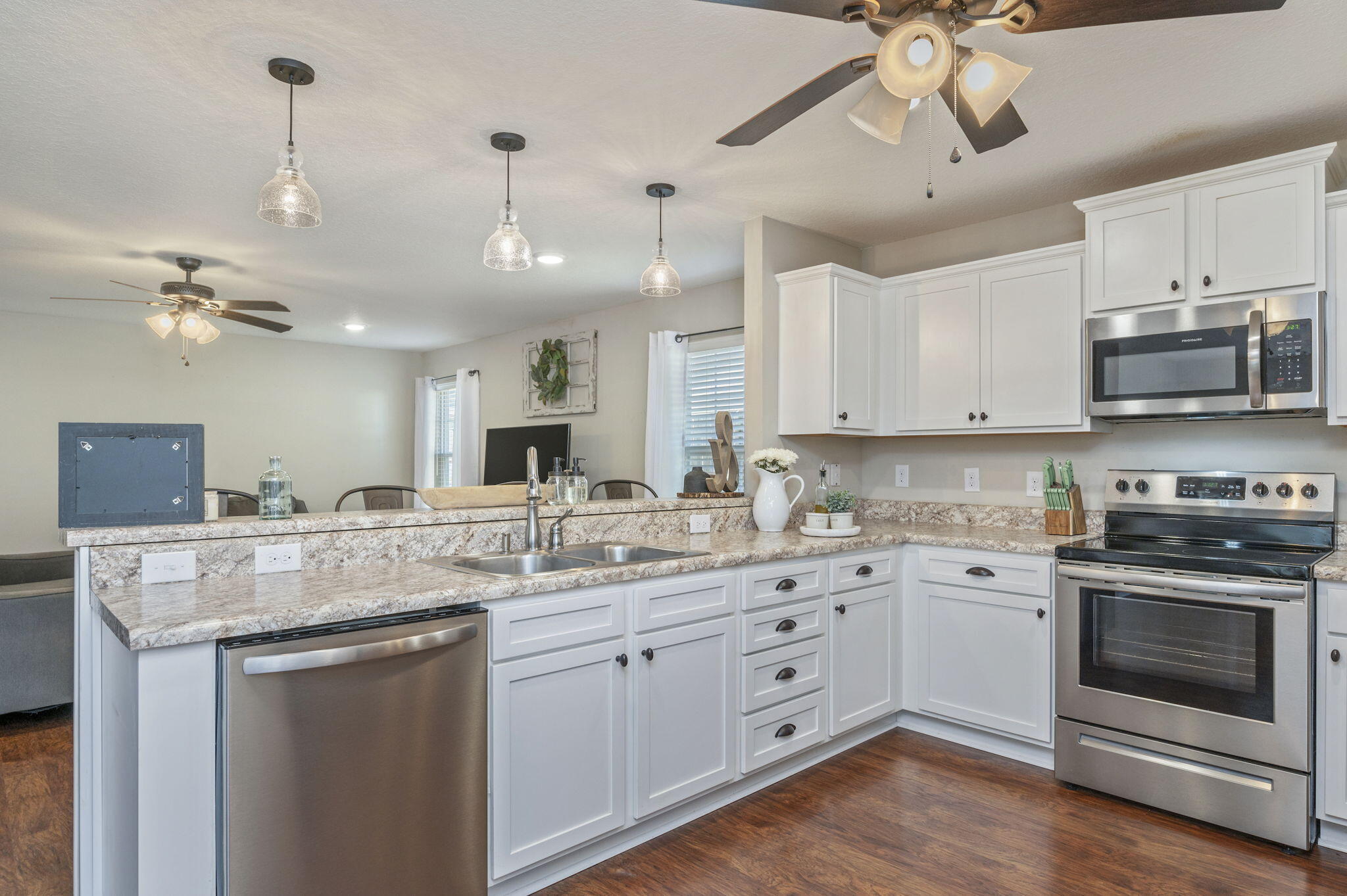 STILLWELL ESTATES - Residential