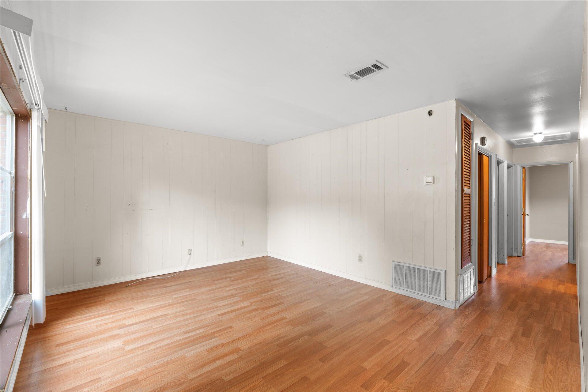 GARNIERS BEACH 6TH - Residential