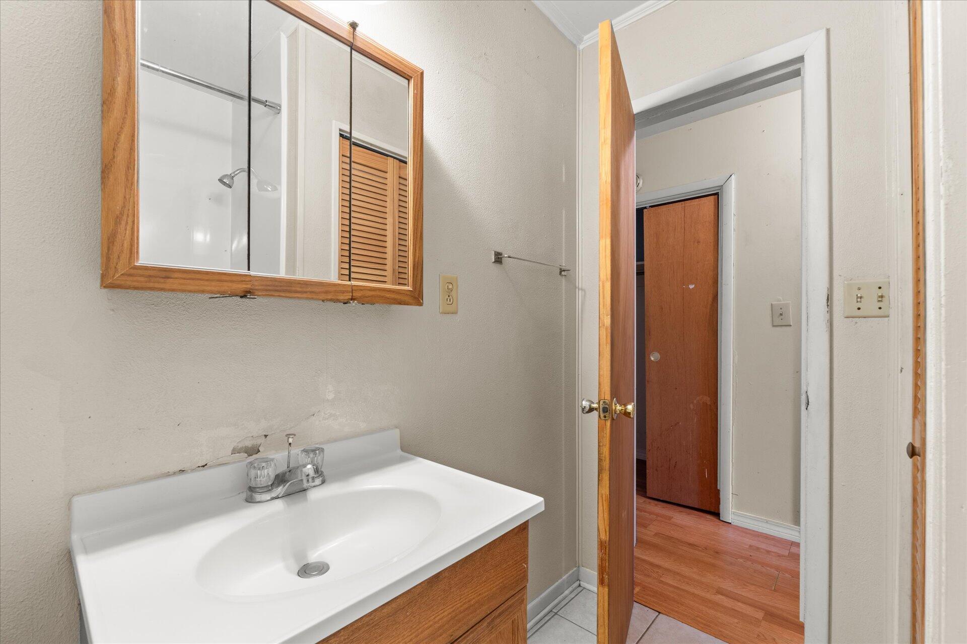 GARNIERS BEACH 6TH - Residential