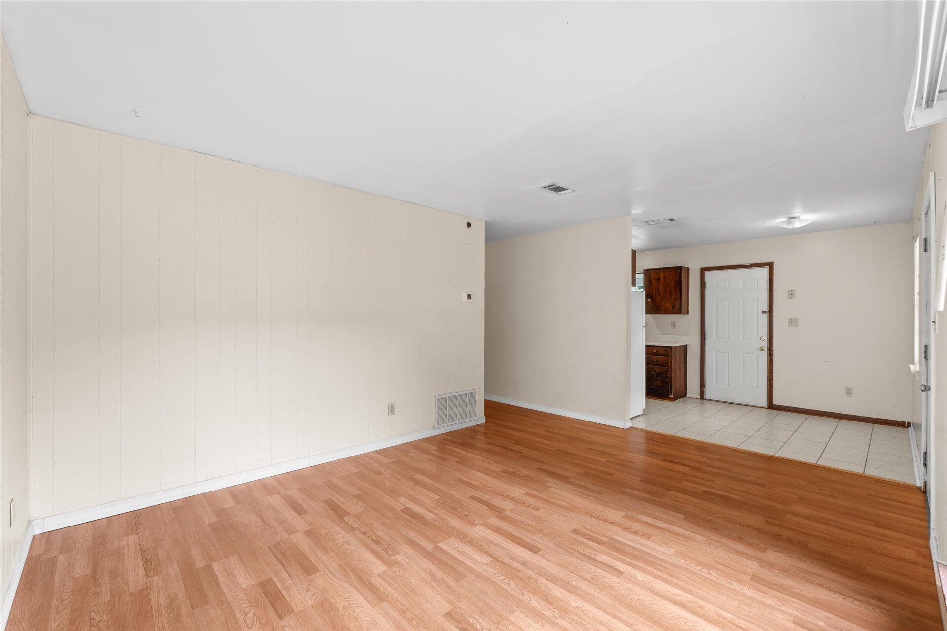 GARNIERS BEACH 6TH - Residential