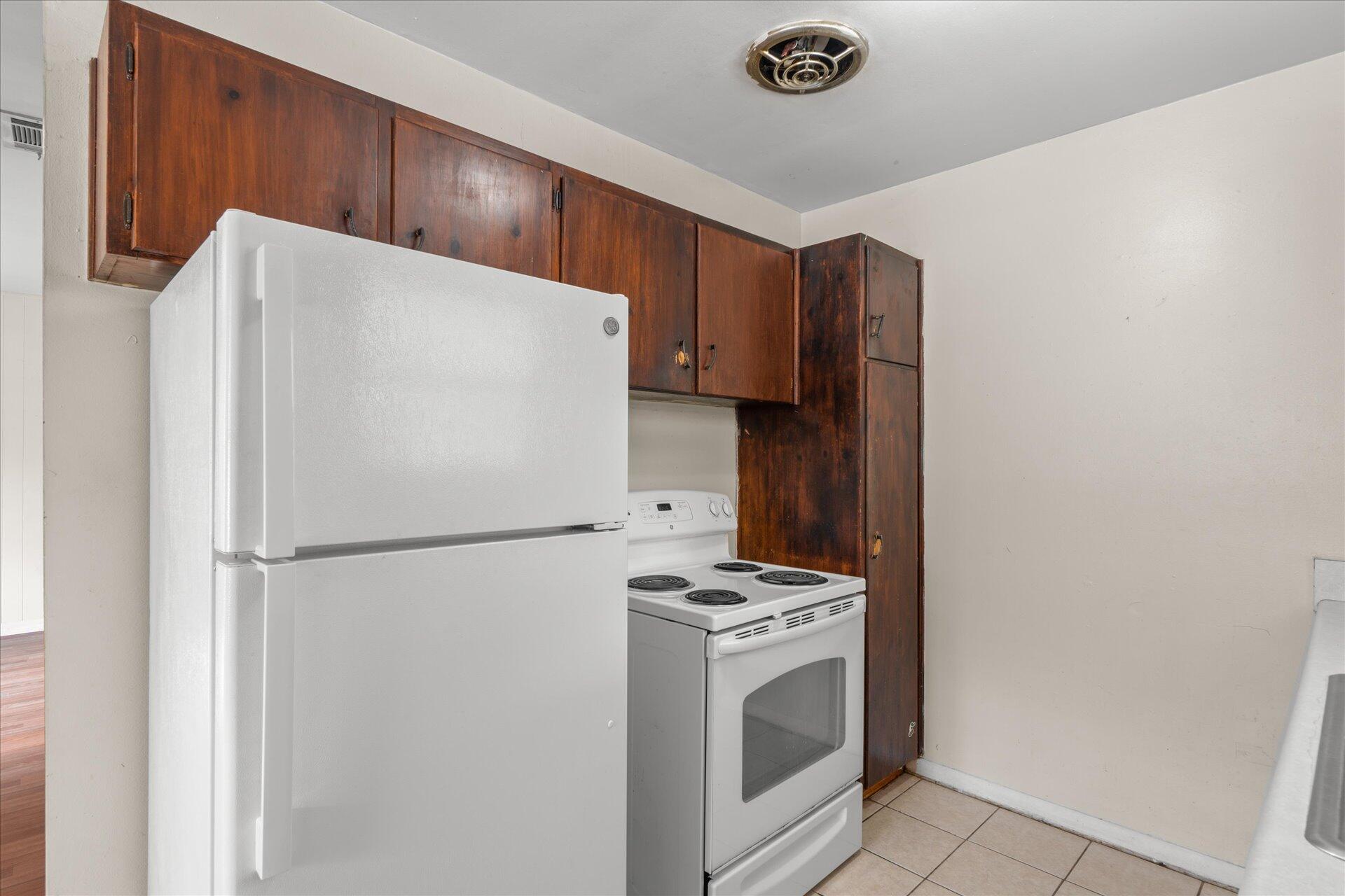 GARNIERS BEACH 6TH - Residential