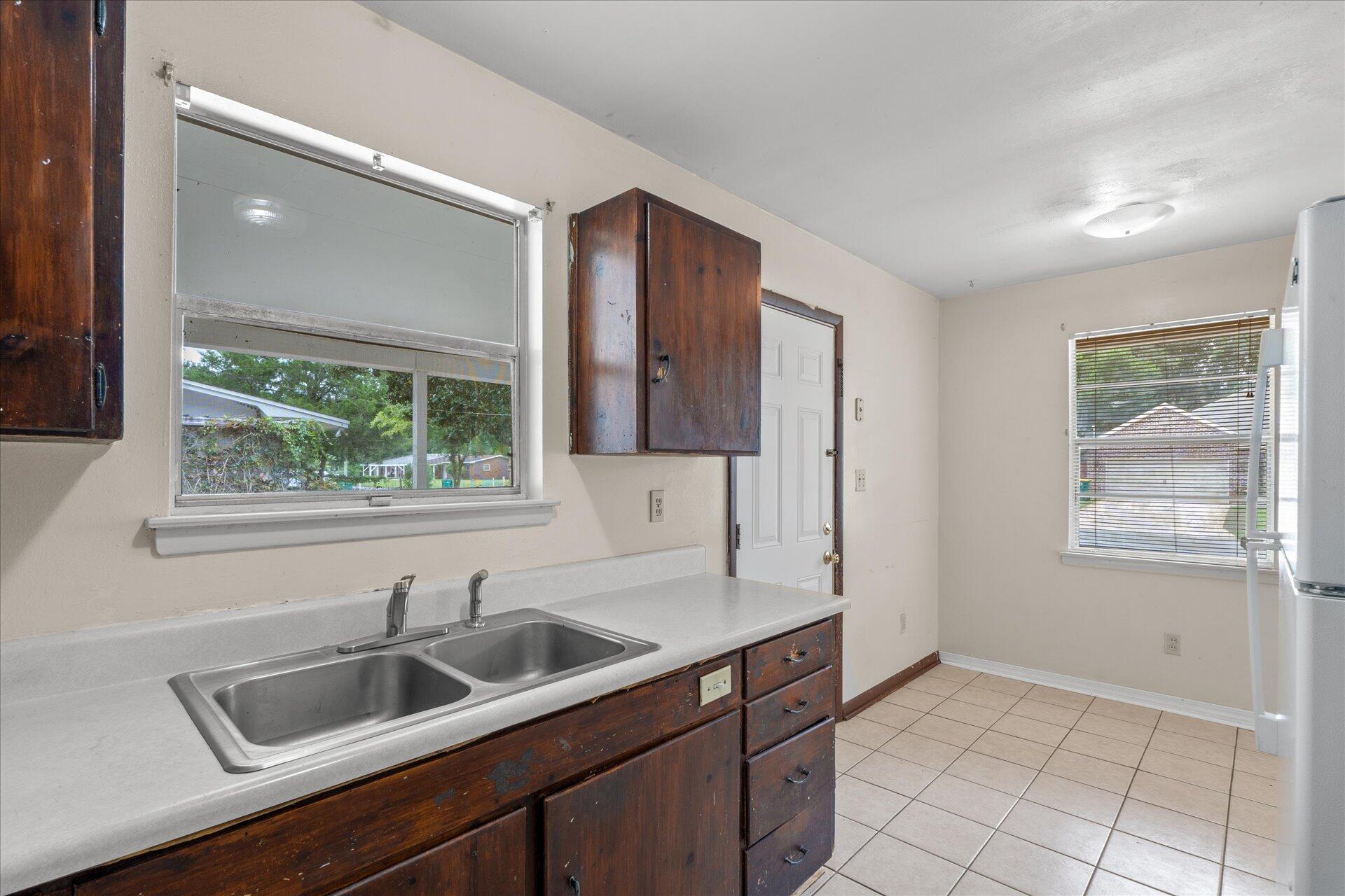 GARNIERS BEACH 6TH - Residential