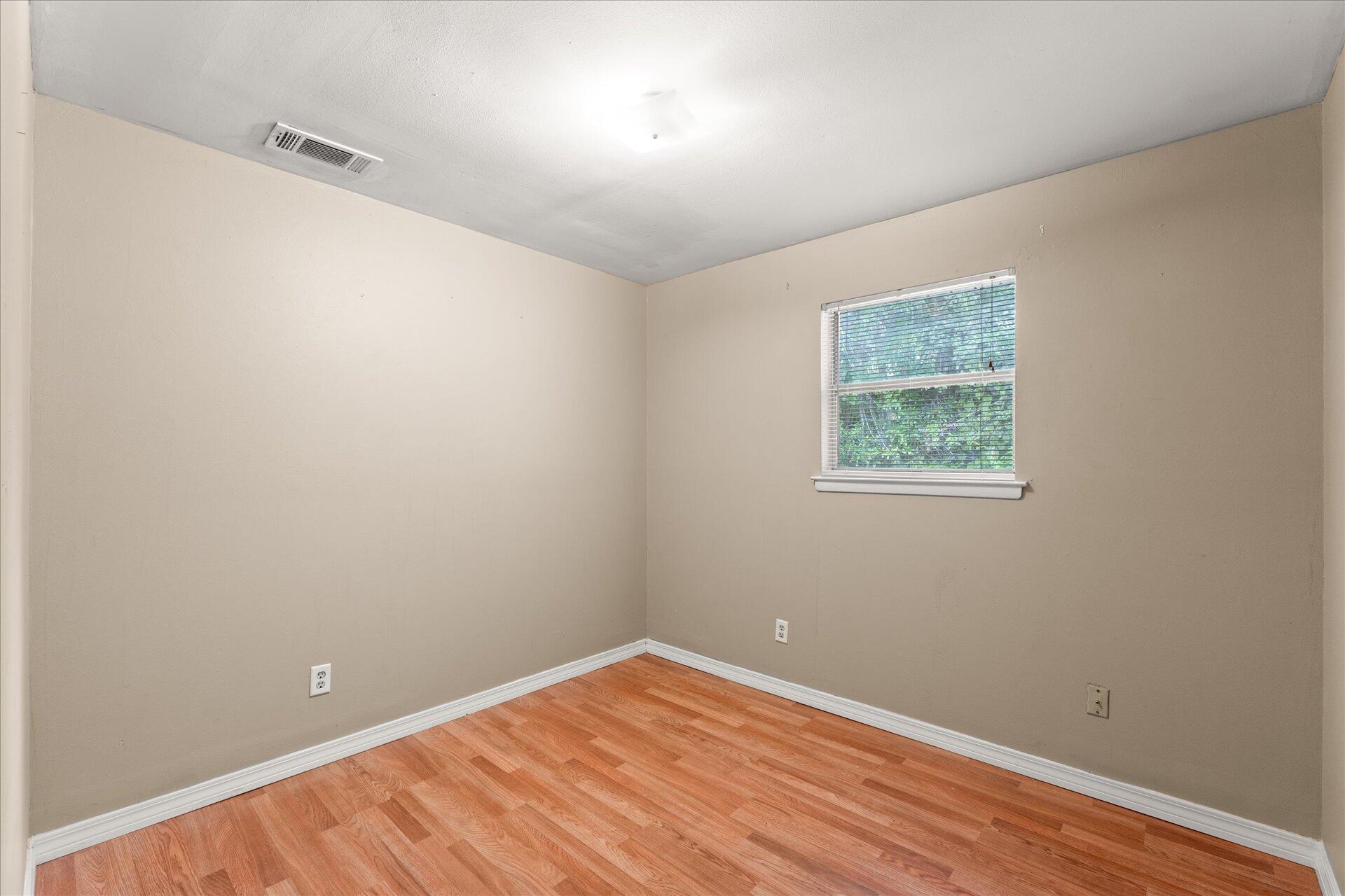 GARNIERS BEACH 6TH - Residential