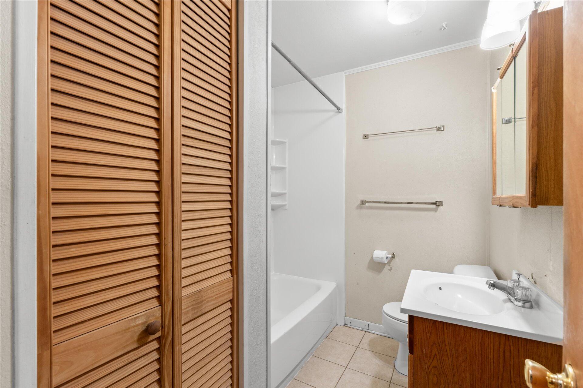 GARNIERS BEACH 6TH - Residential