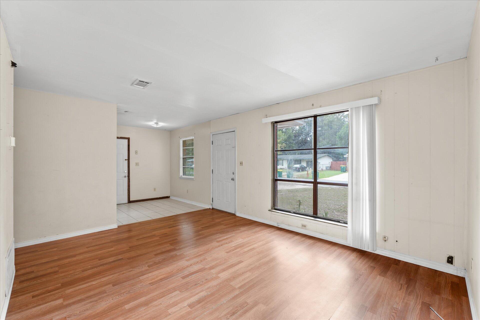 GARNIERS BEACH 6TH - Residential