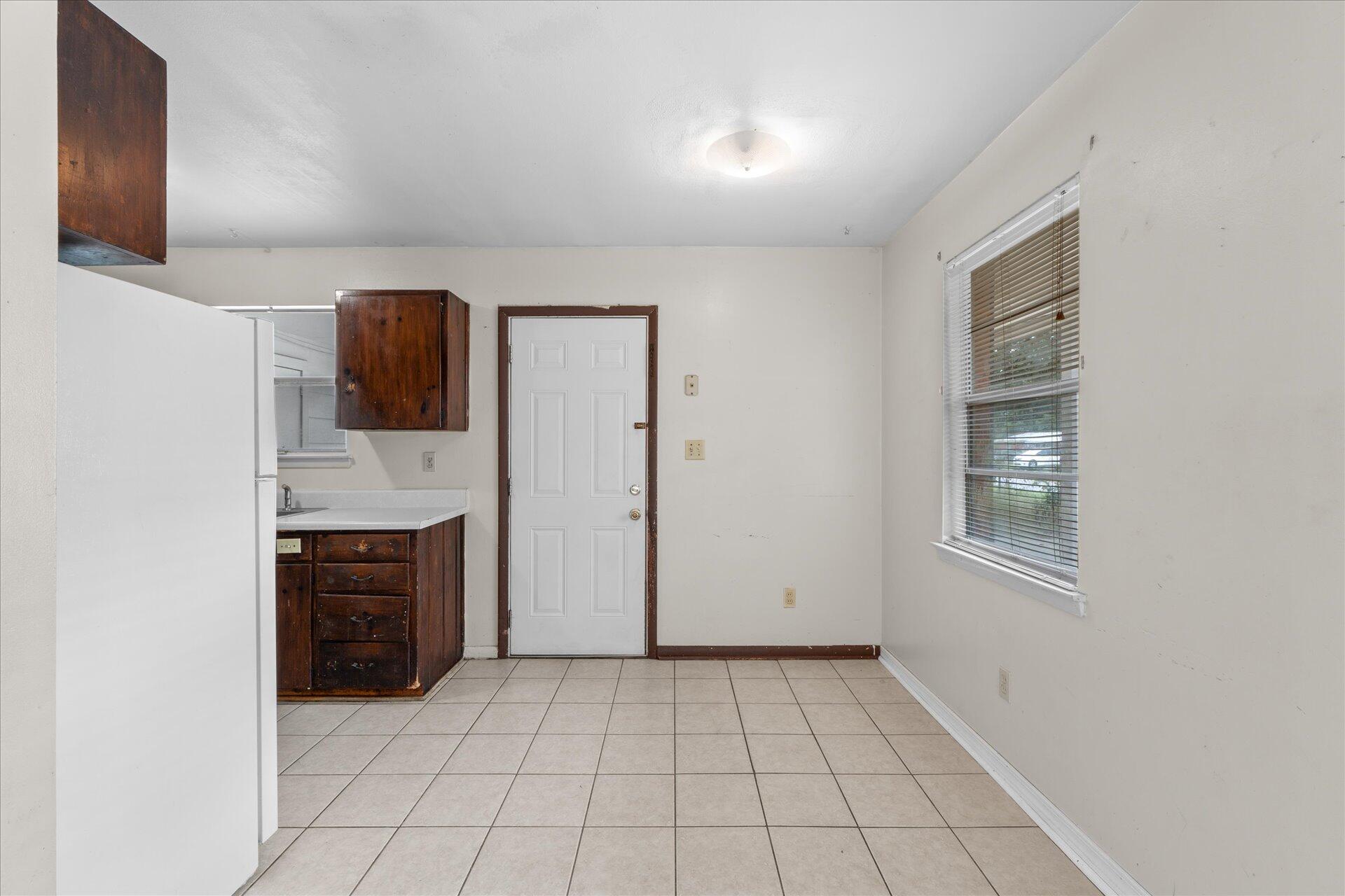 GARNIERS BEACH 6TH - Residential