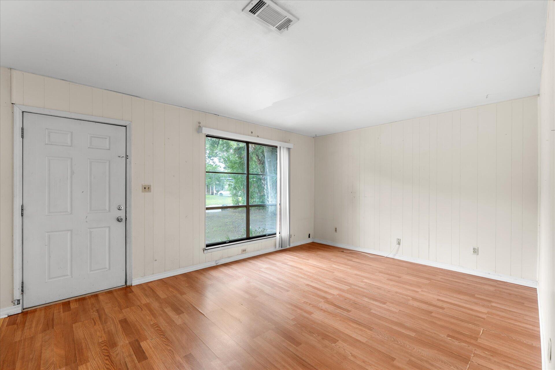 GARNIERS BEACH 6TH - Residential