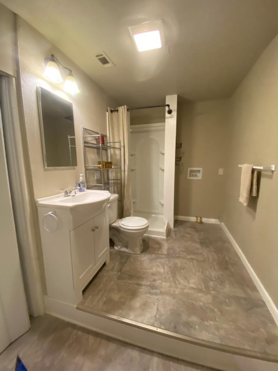 LAKEVIEW S/D LOT 13 BLK B - Residential