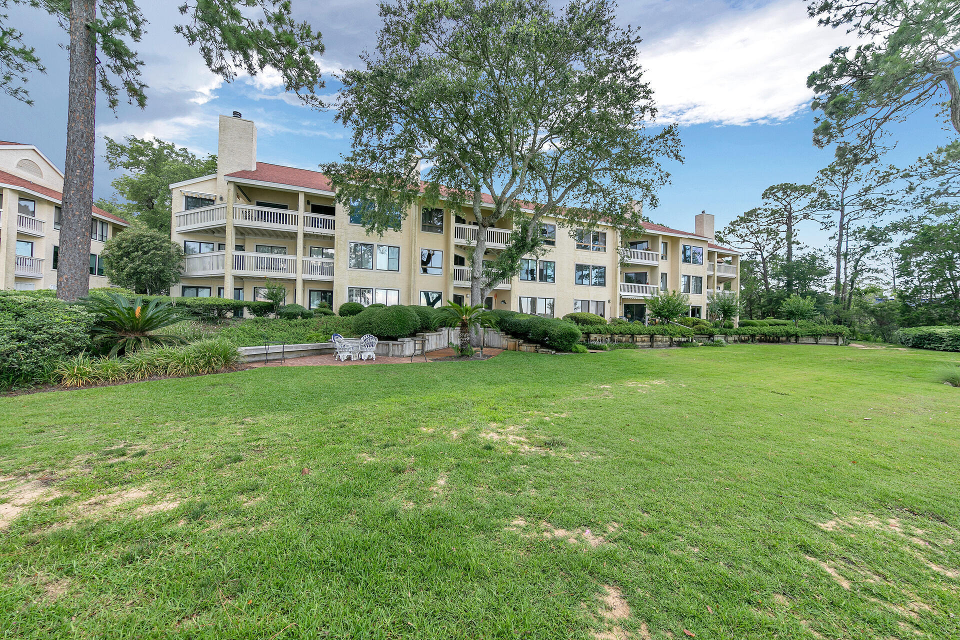 BAY VILLAS CONDOS - Residential