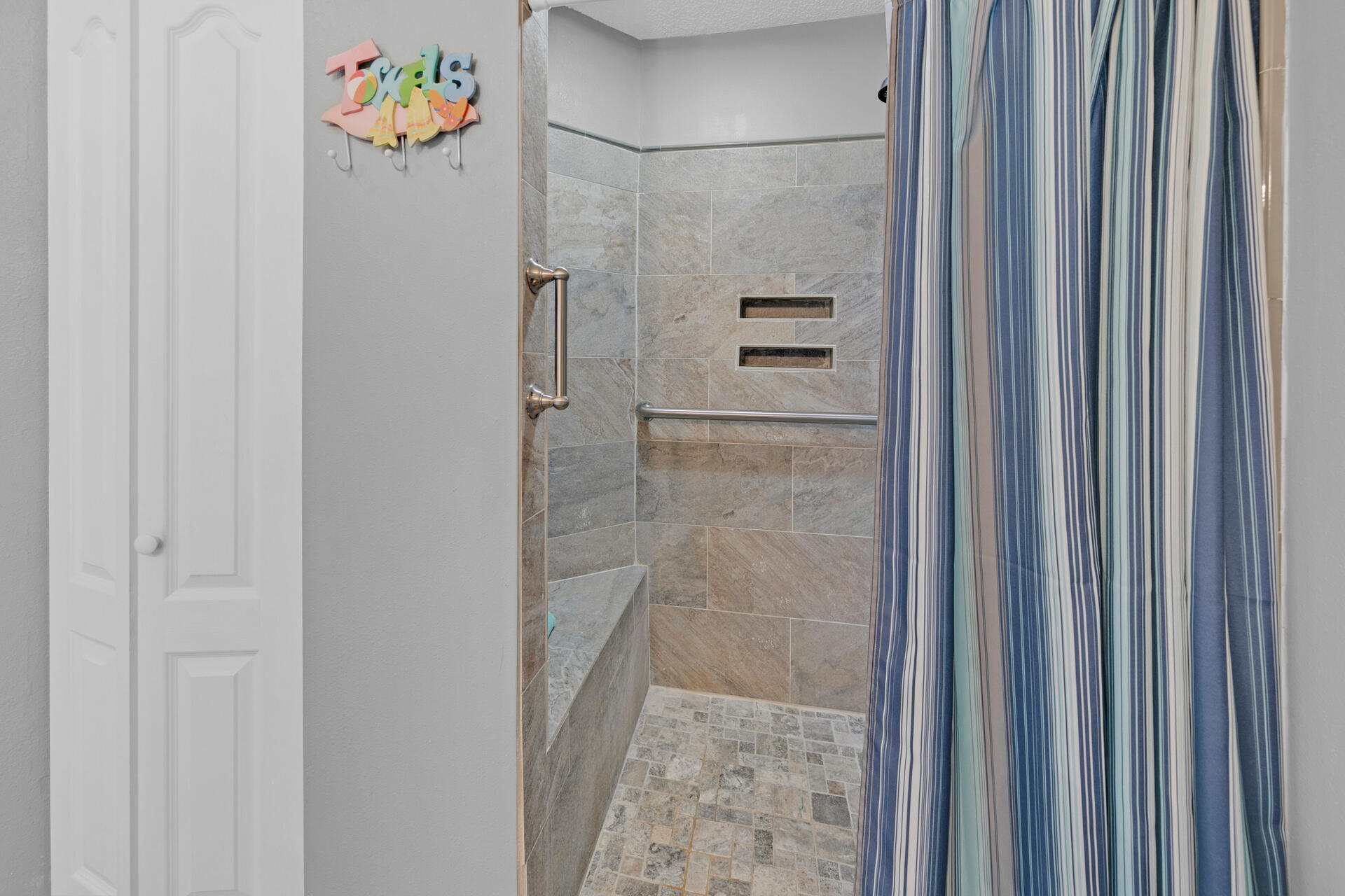 BAY VILLAS CONDOS - Residential