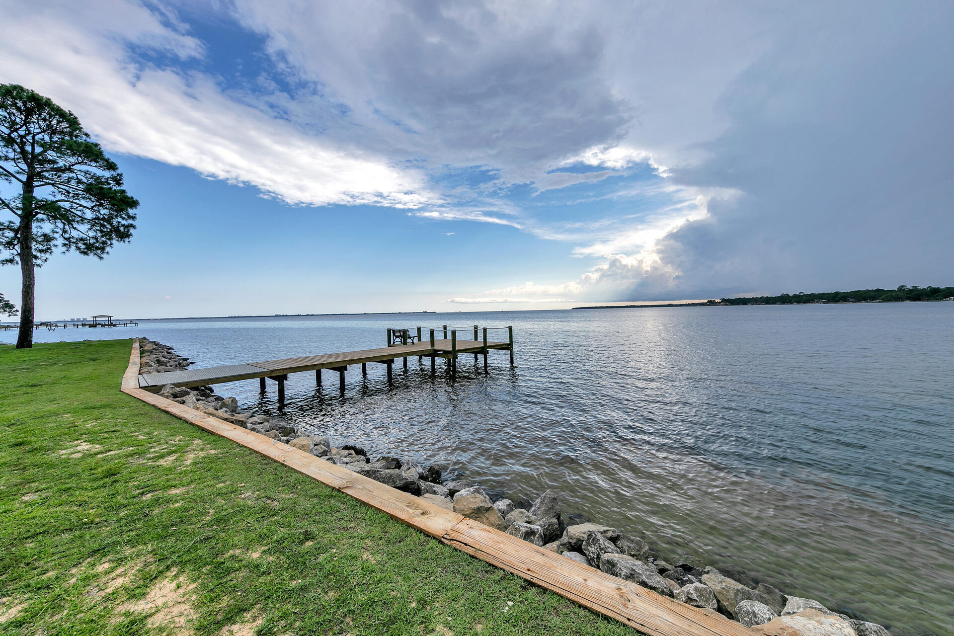 BAY VILLAS CONDOS - Residential