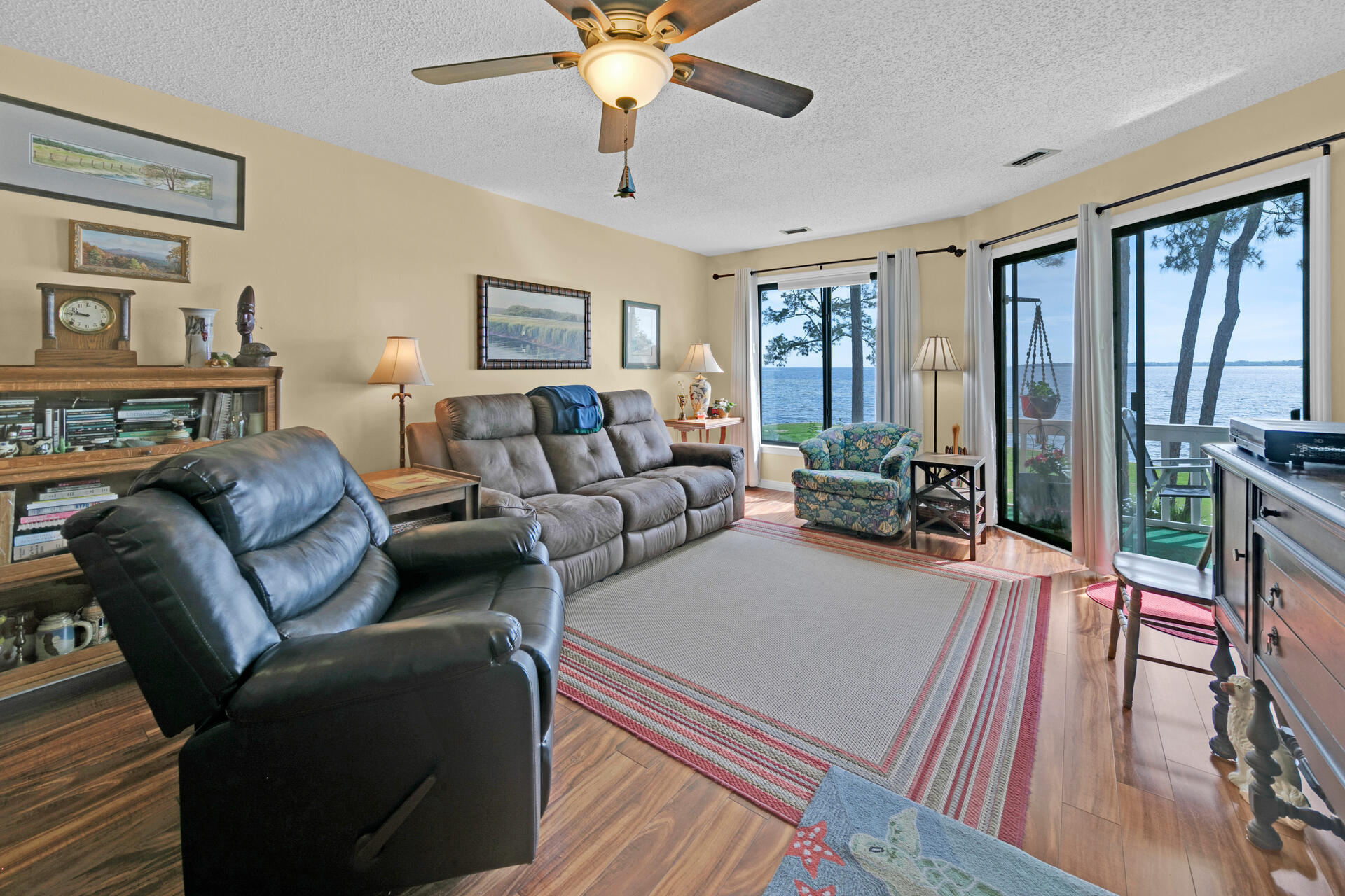 BAY VILLAS CONDOS - Residential