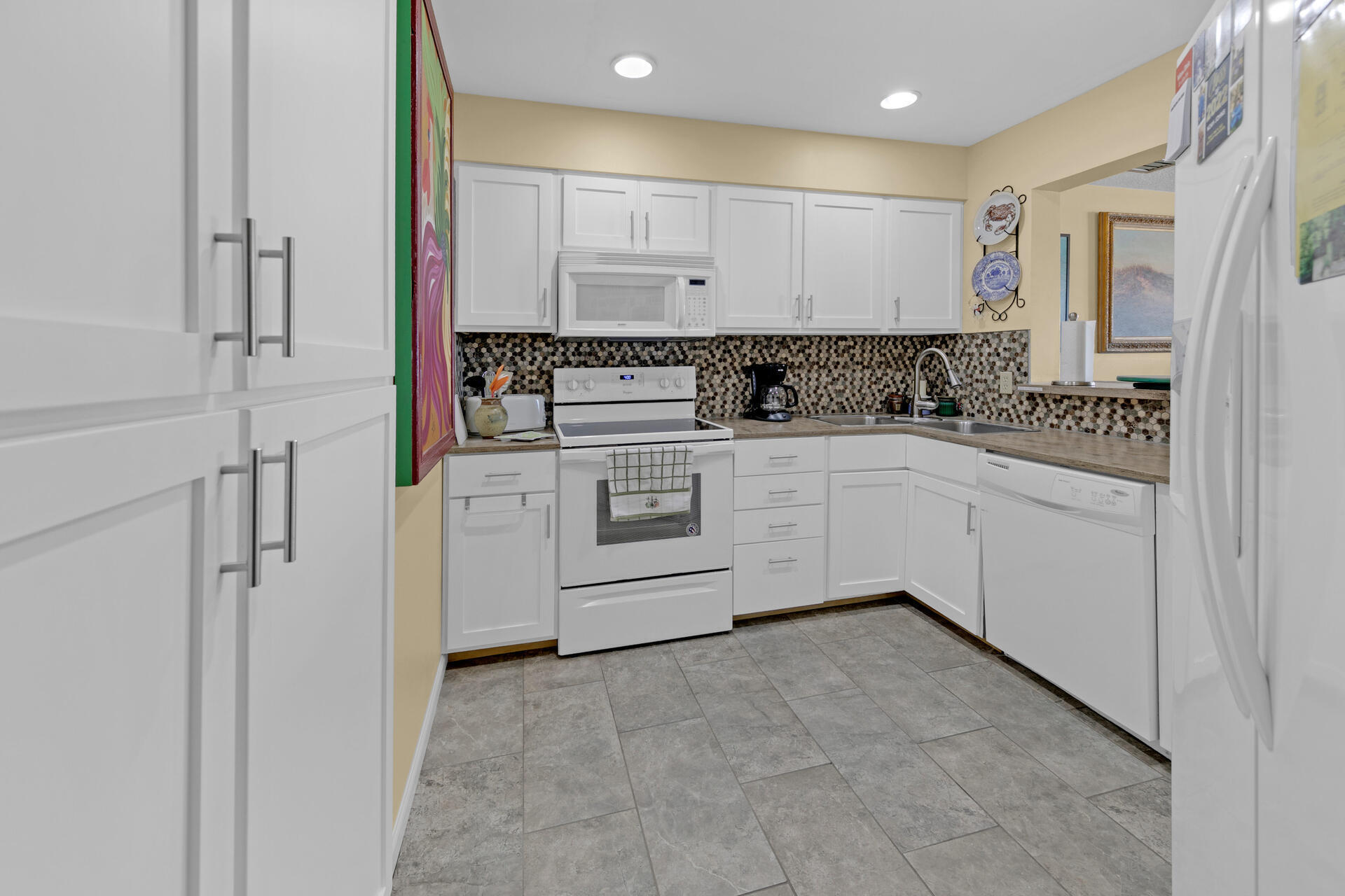 BAY VILLAS CONDOS - Residential