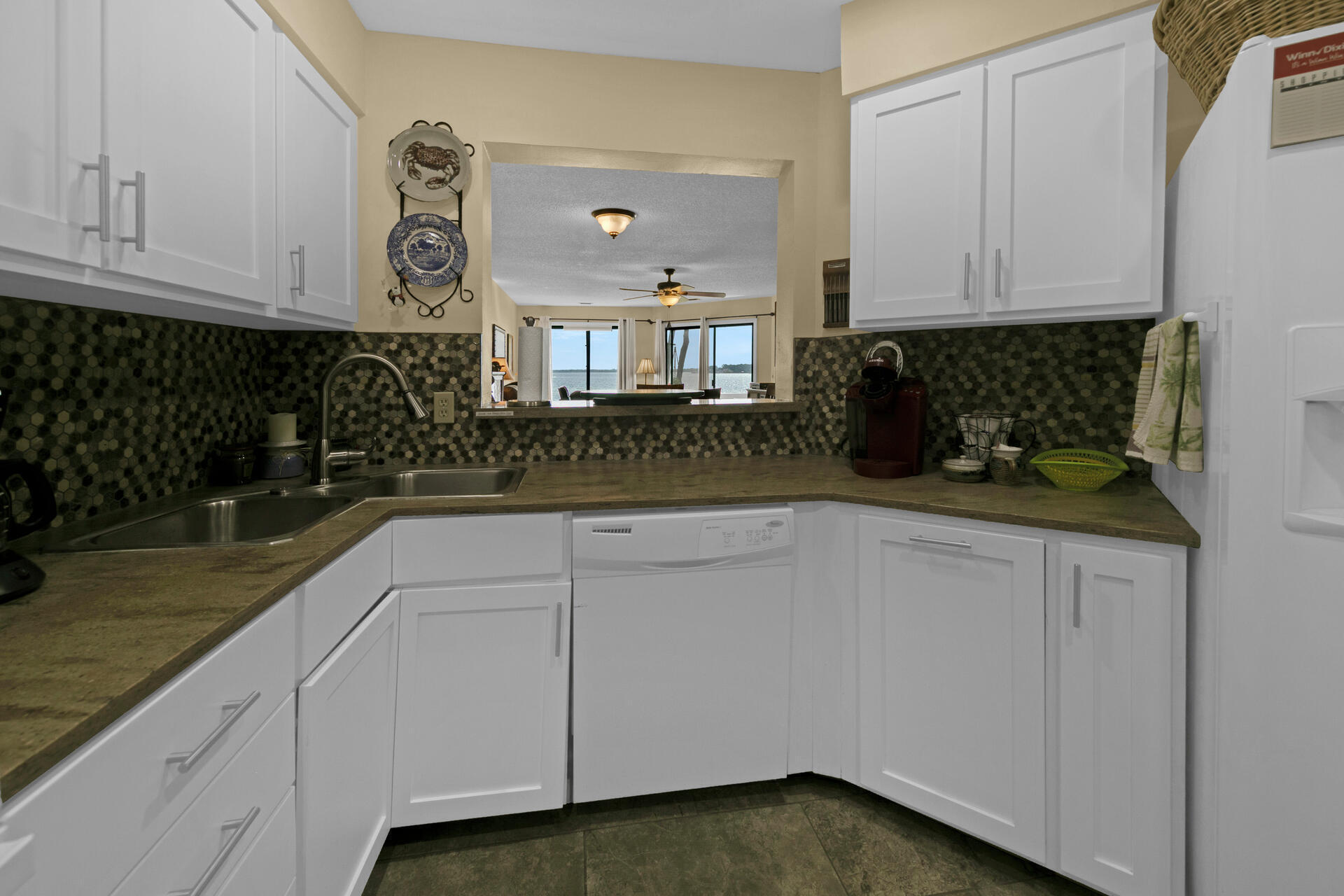 BAY VILLAS CONDOS - Residential