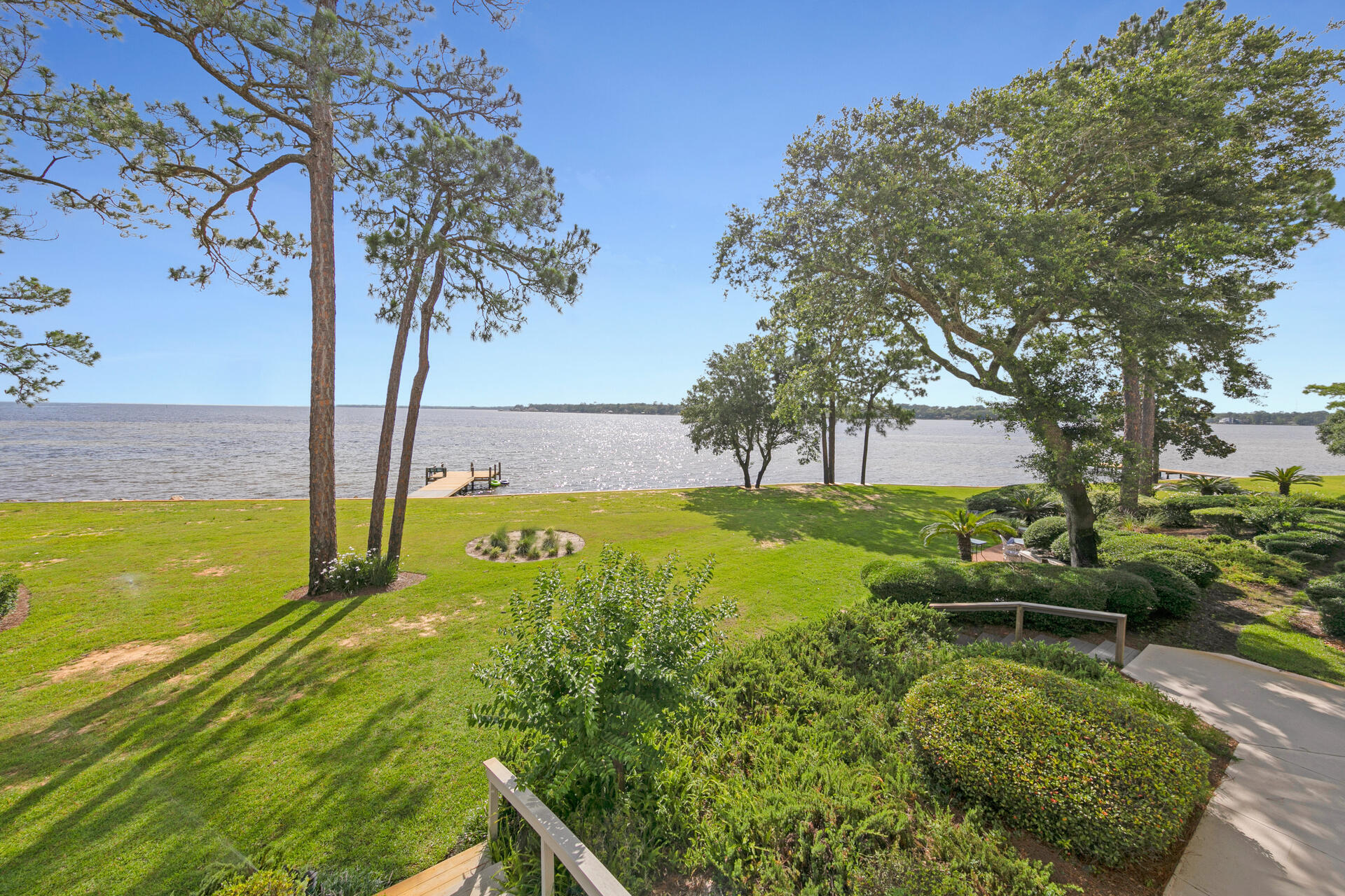 BAY VILLAS CONDOS - Residential