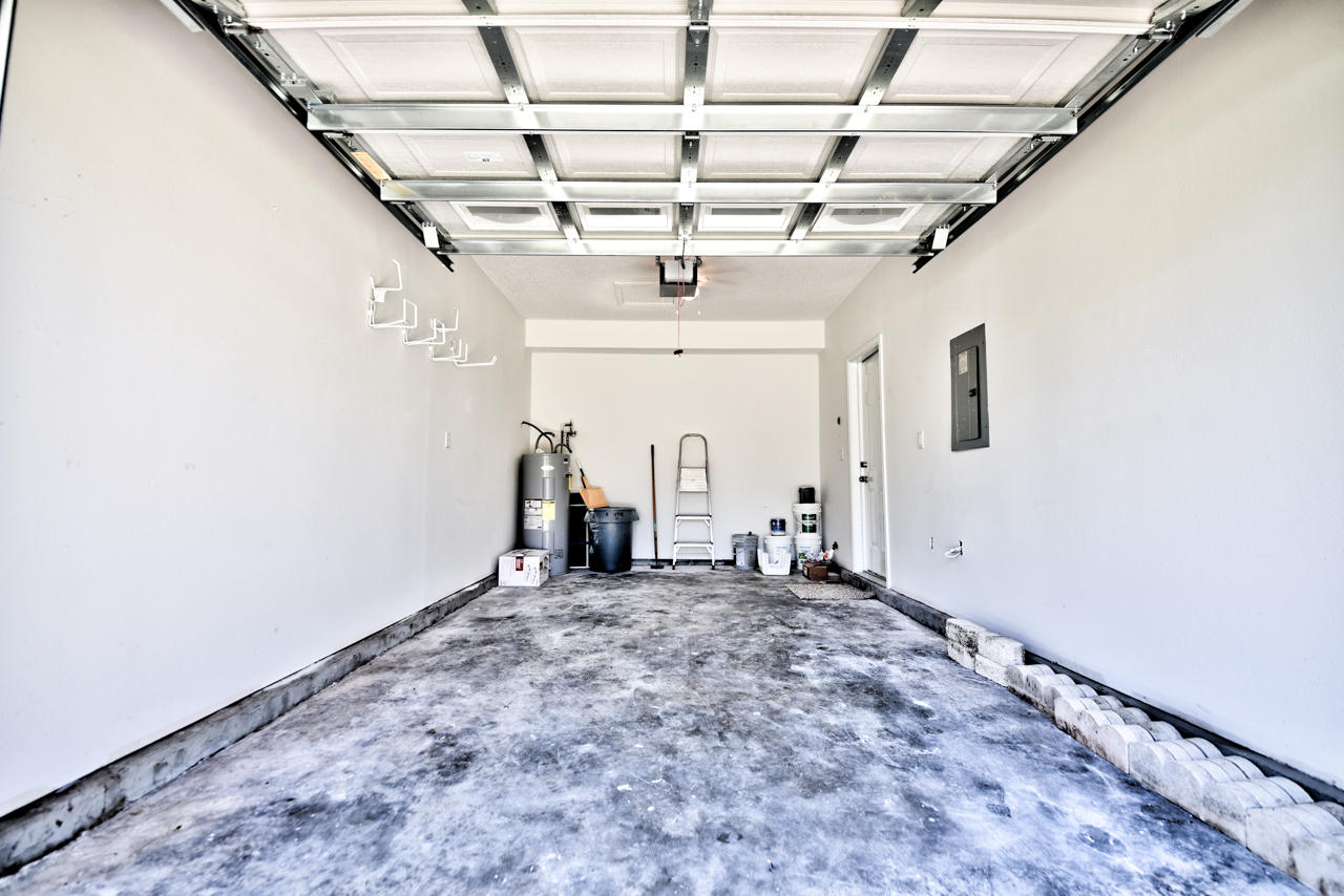 TIGER LAKE - Residential