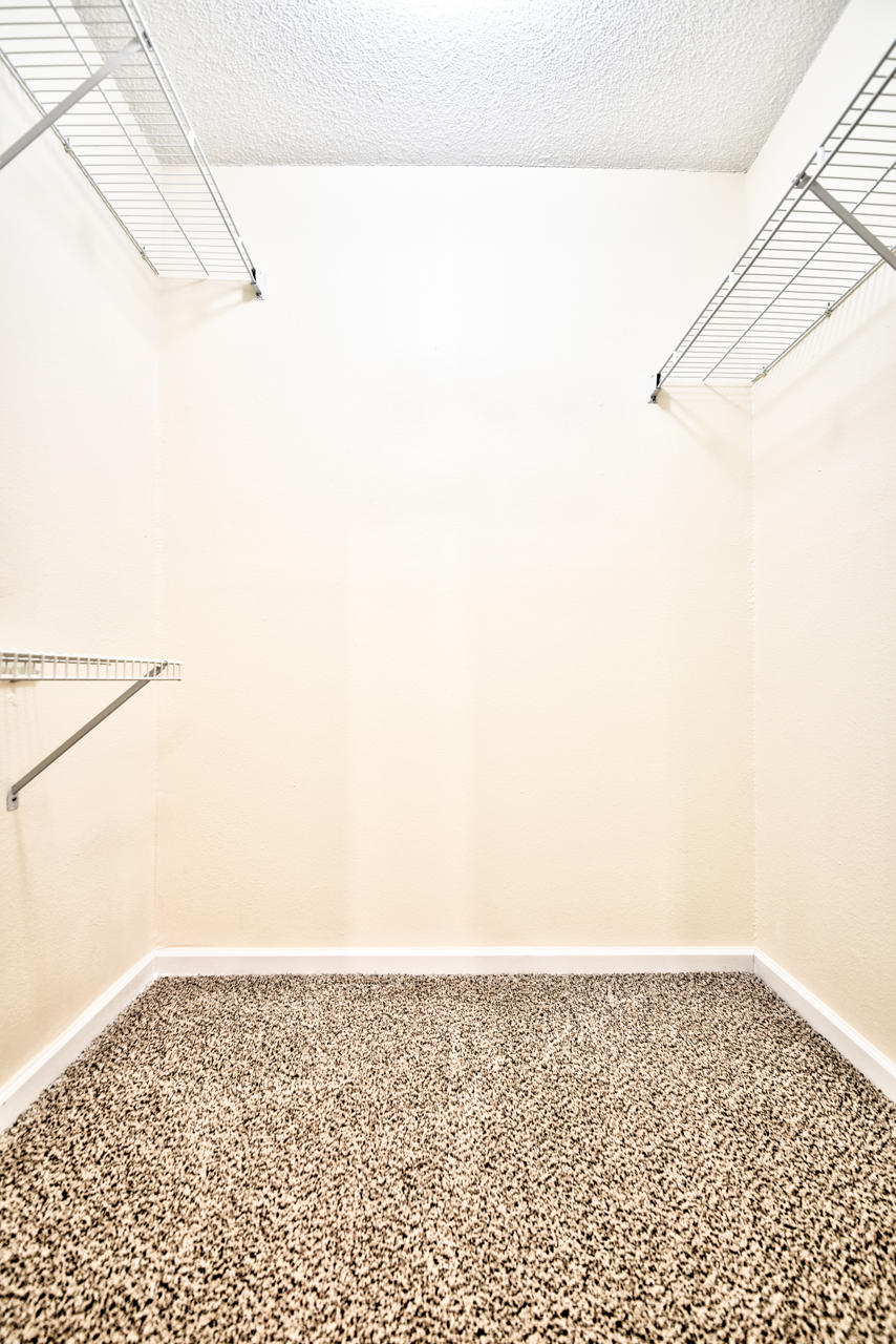 TIGER LAKE - Residential