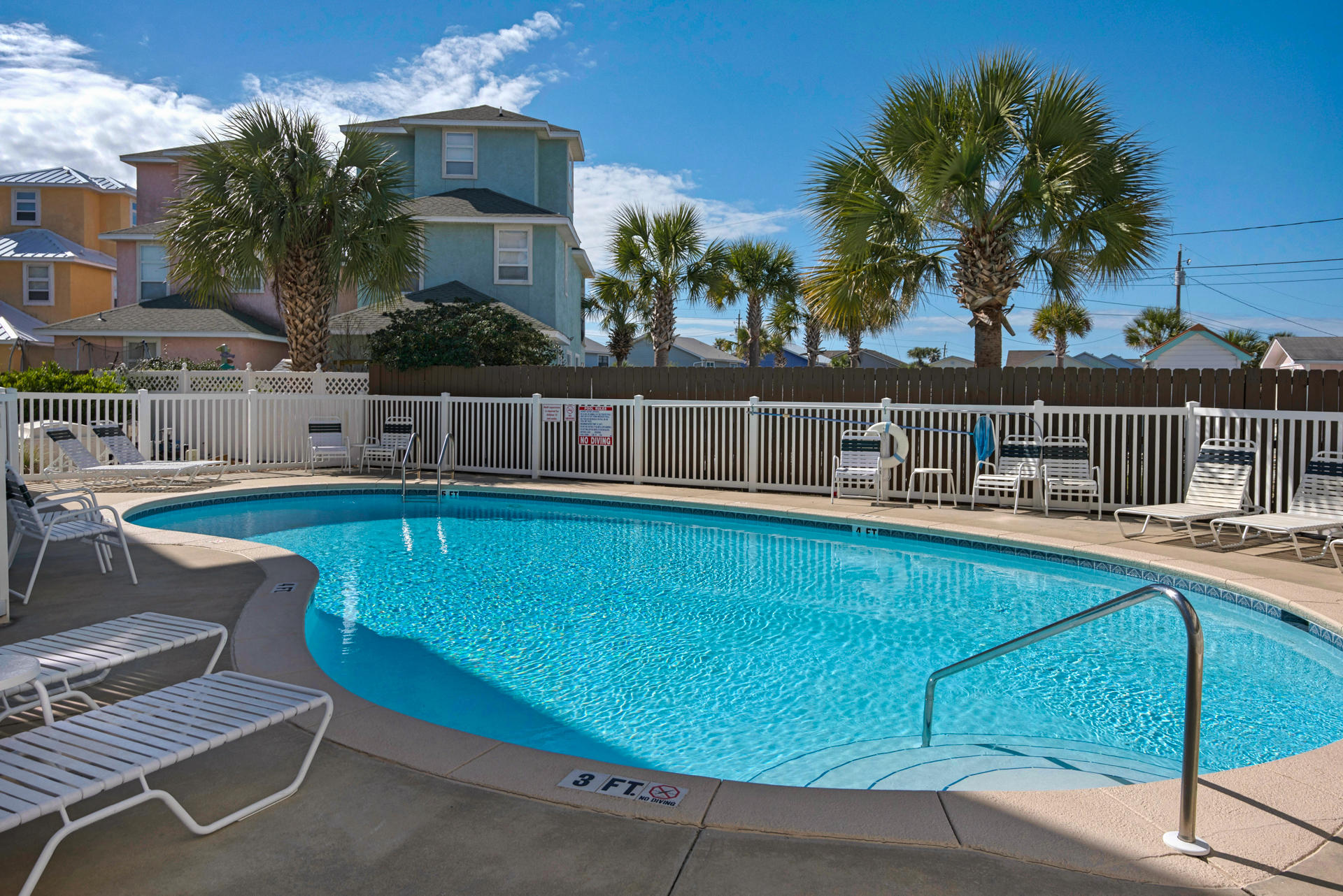 CASA DEL MAR - Residential