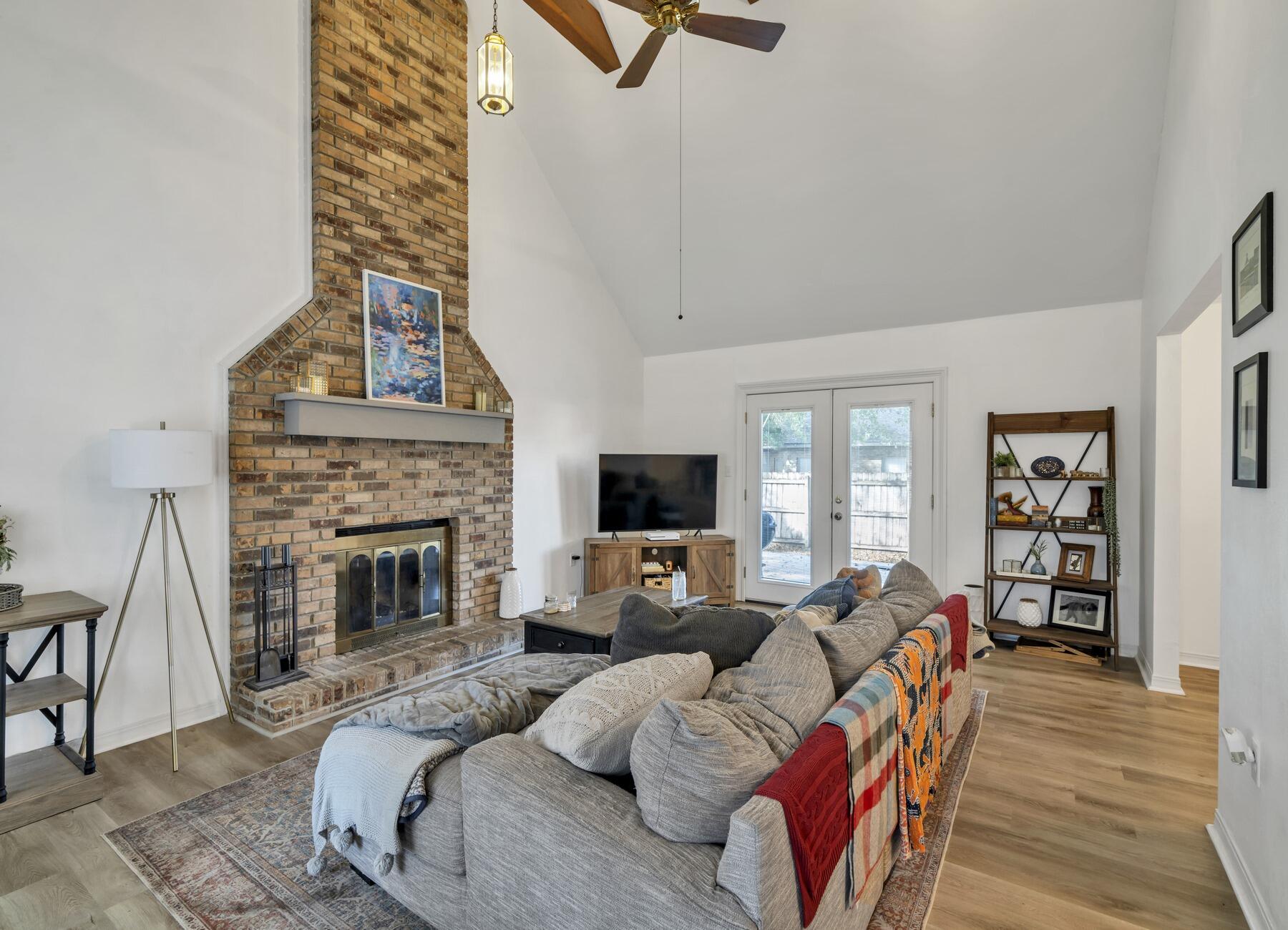 PALM CREST - Residential Lease