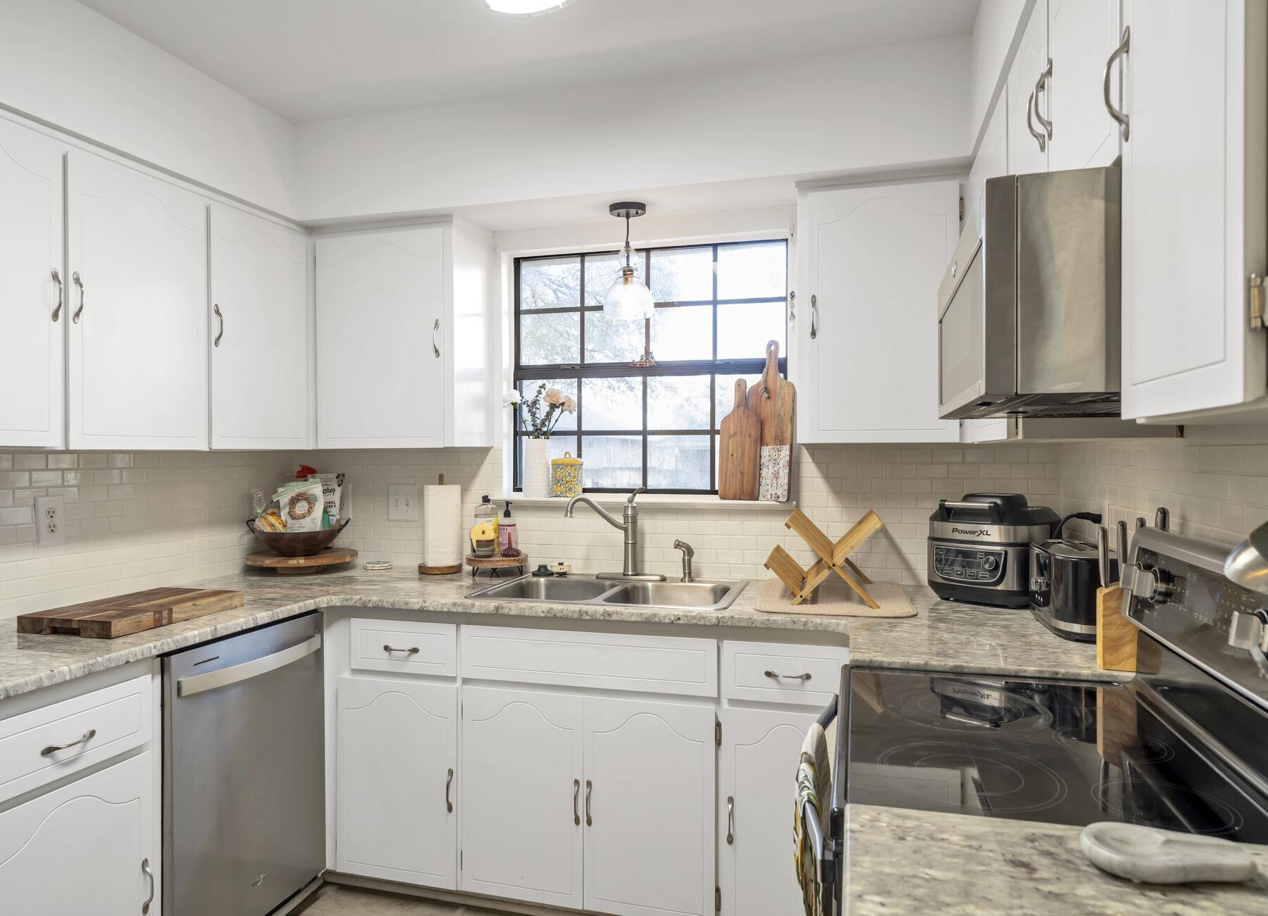 PALM CREST - Residential Lease